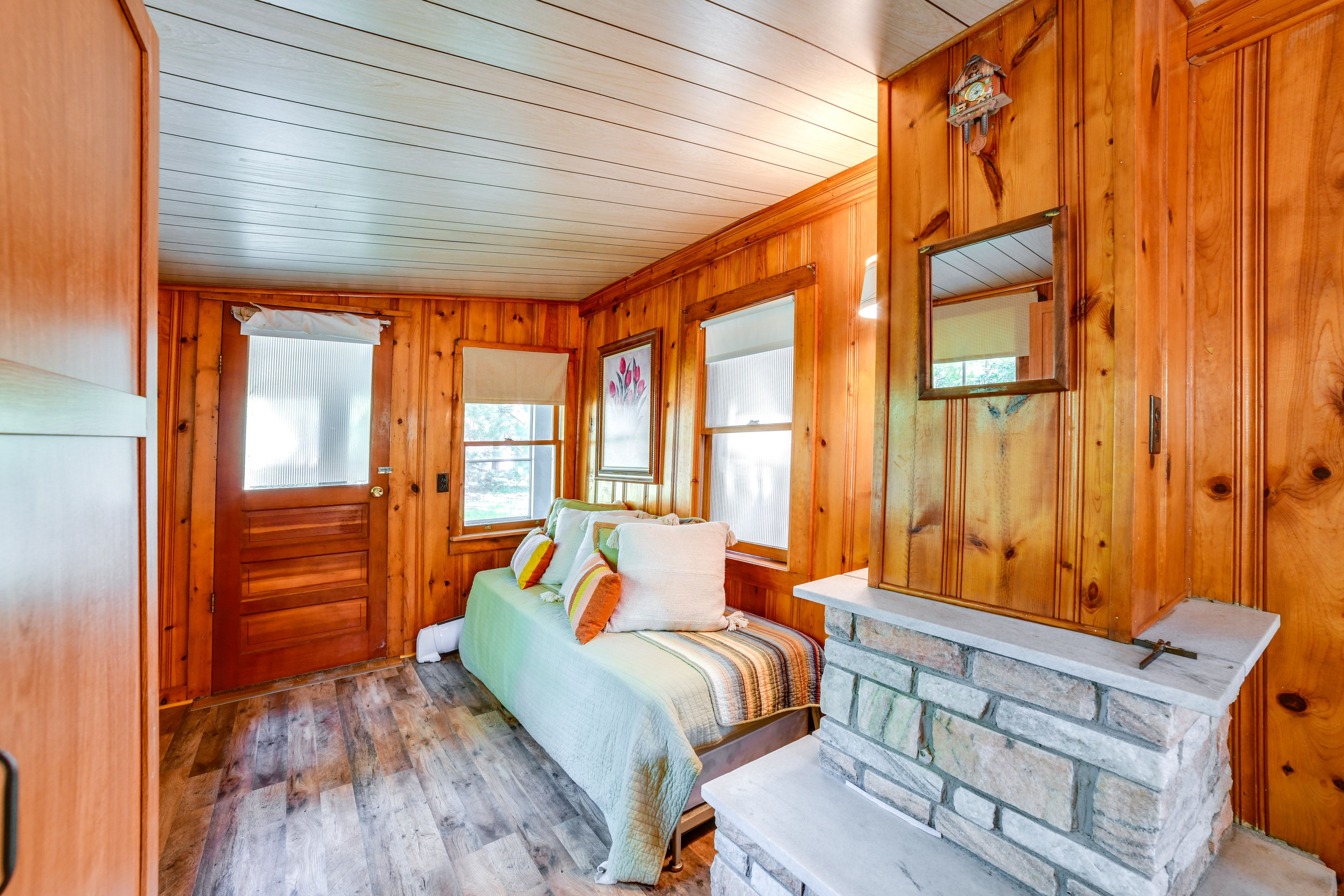 Bedroom 1 | Twin Daybed w/ Twin Trundle (Converts to Full) | 1st Floor