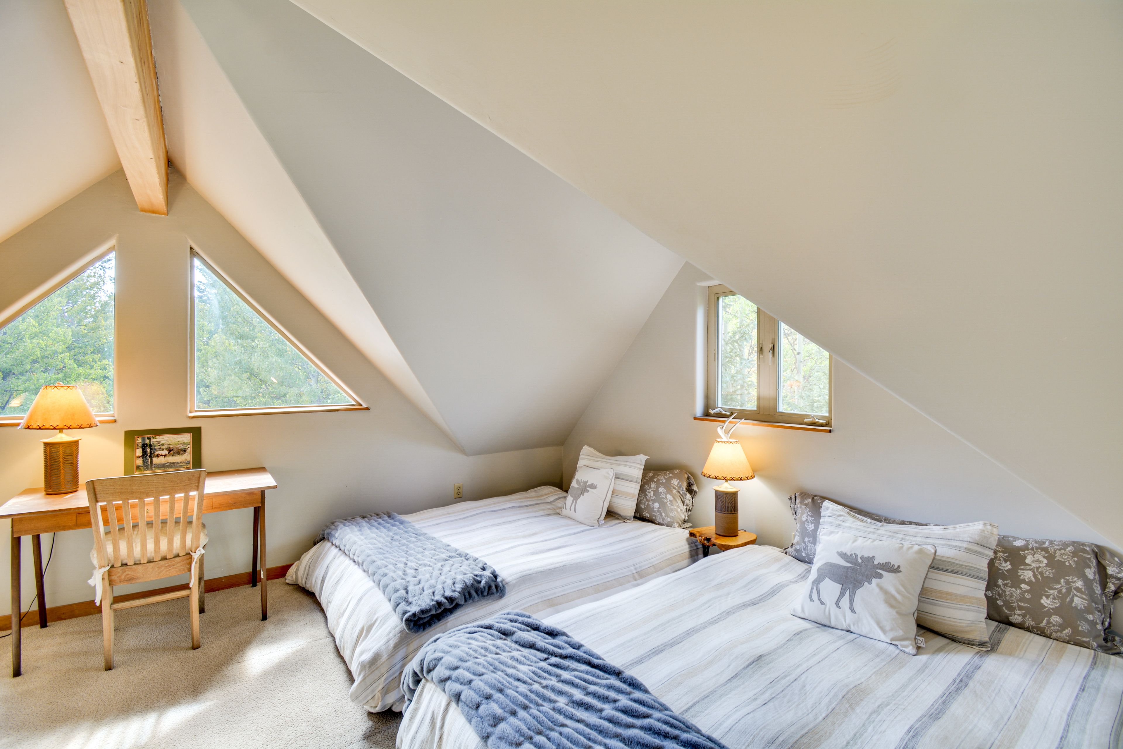 Loft | 2nd Floor | 2 Queen Beds | Smart TV