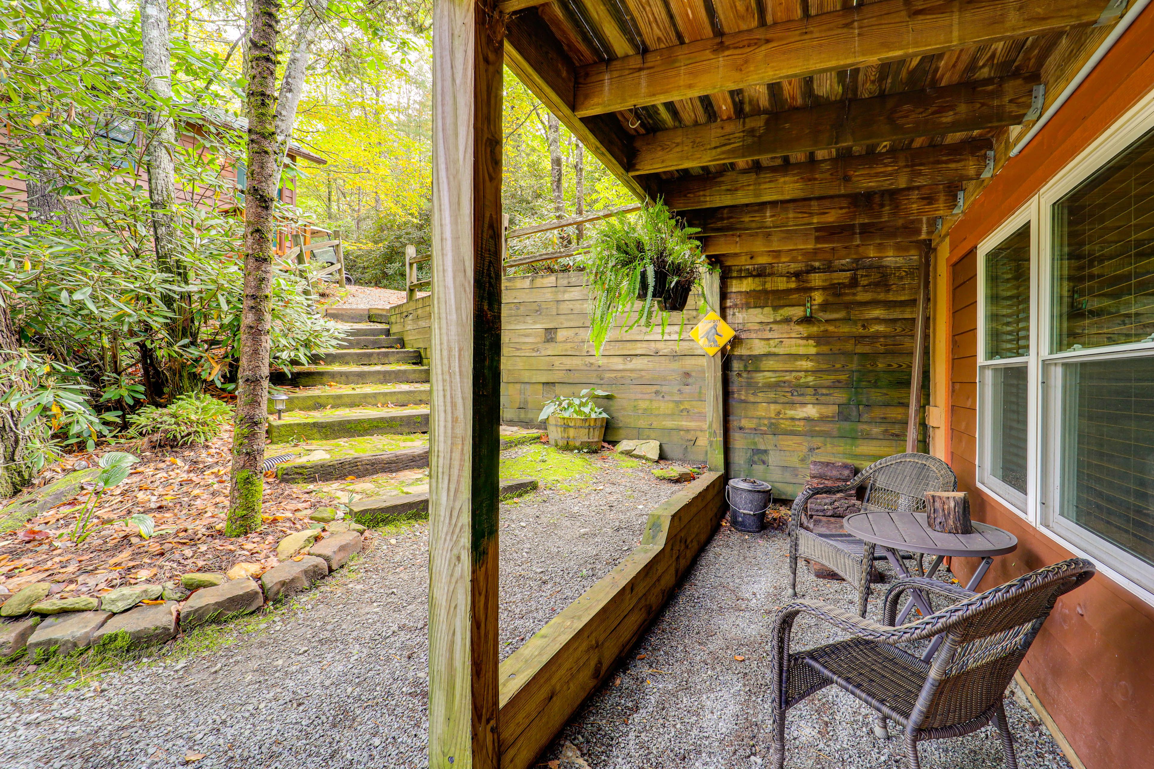 Covered Patio | Dining Area