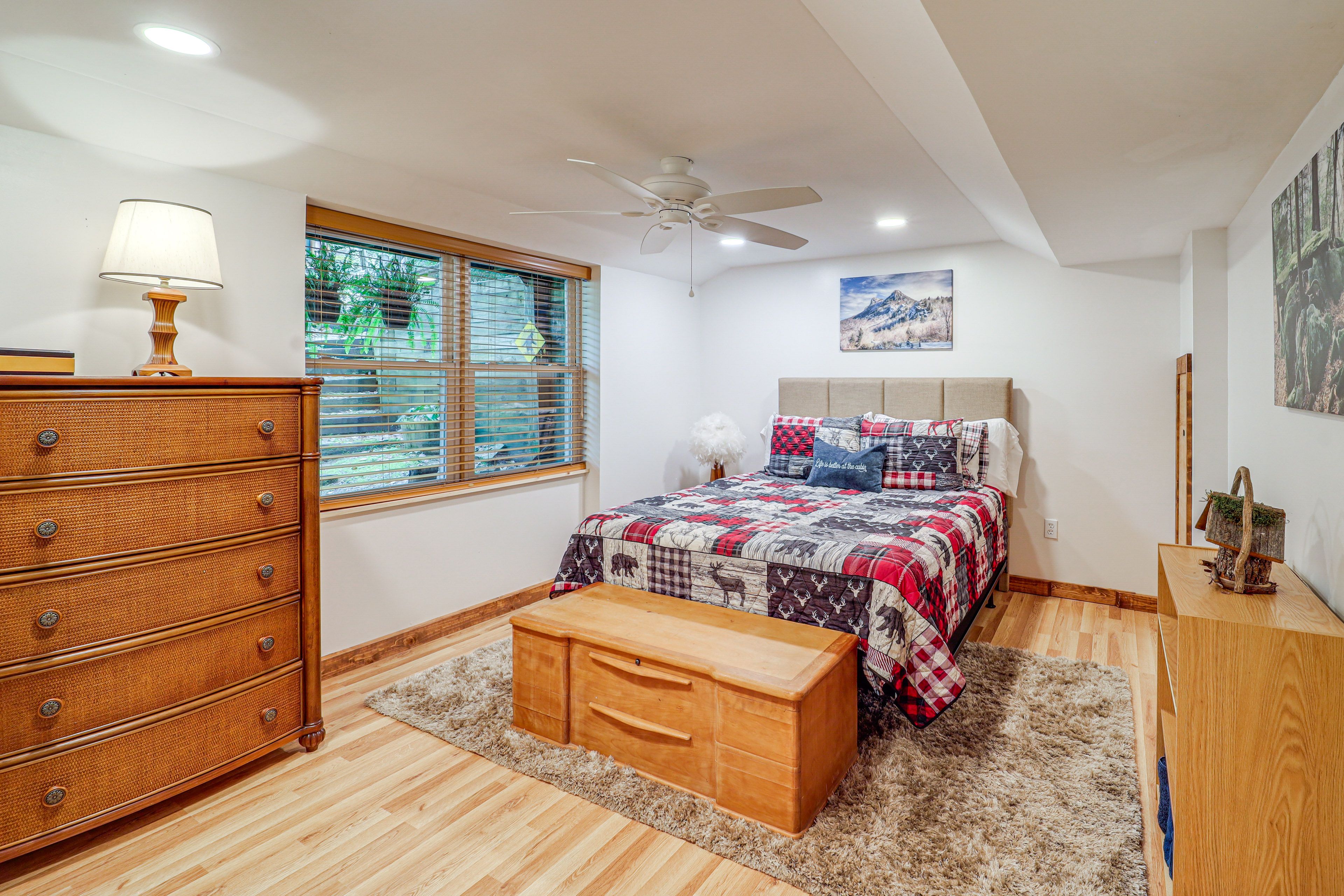 Bedroom 2 | Ground Floor | Queen Bed