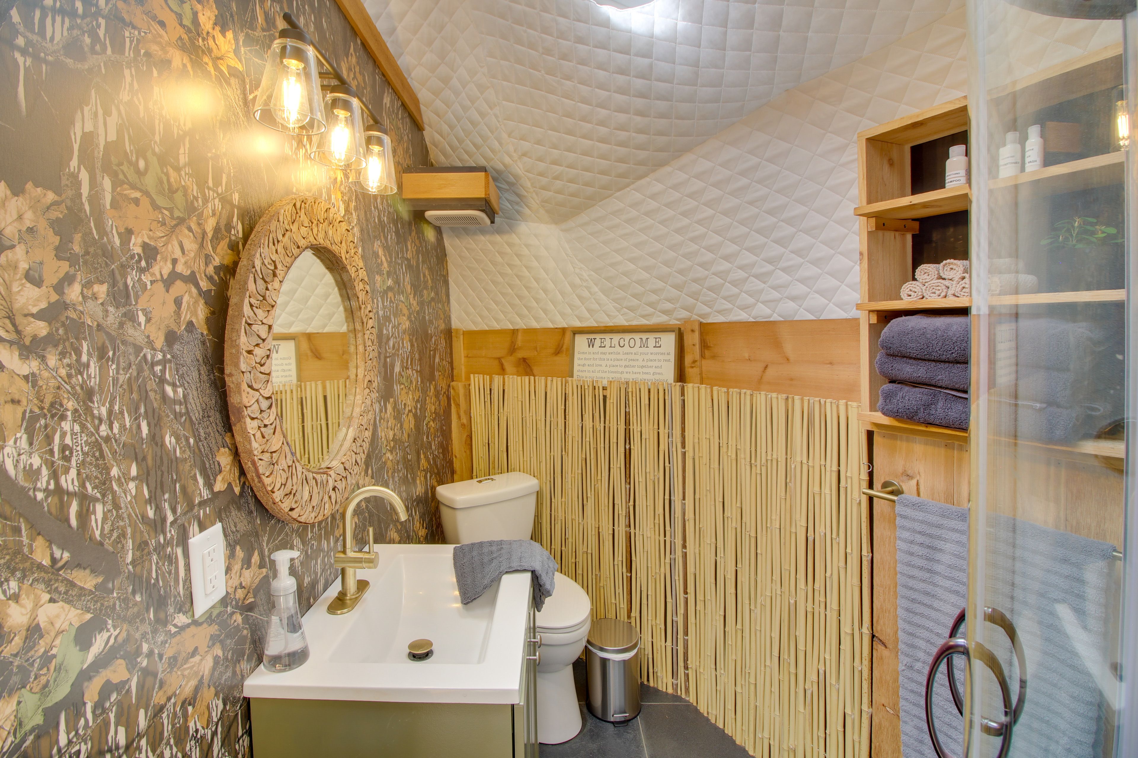 Full Bath | Towels | Hair Dryer