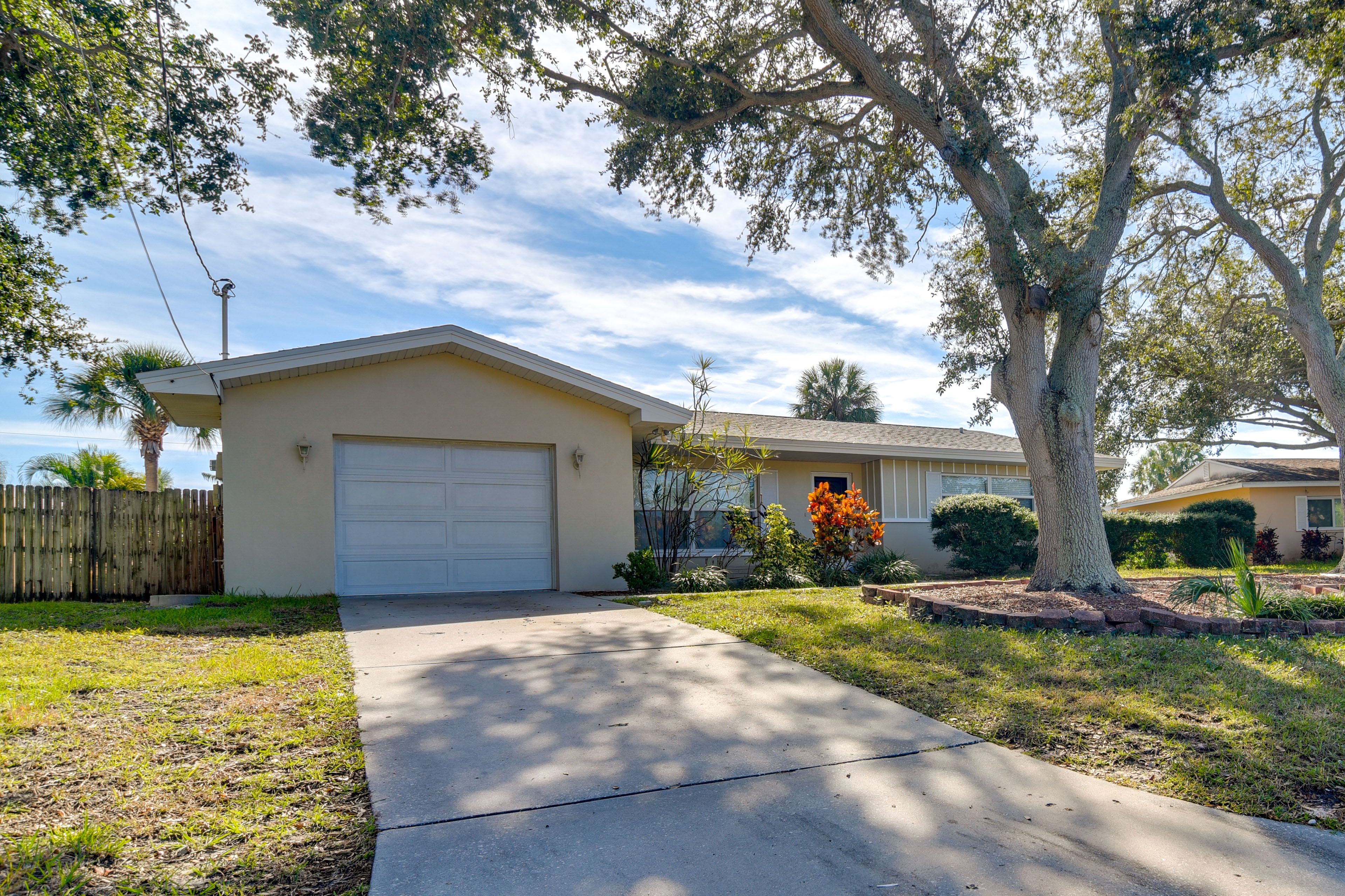 Parking | Driveway (2 Vehicles)