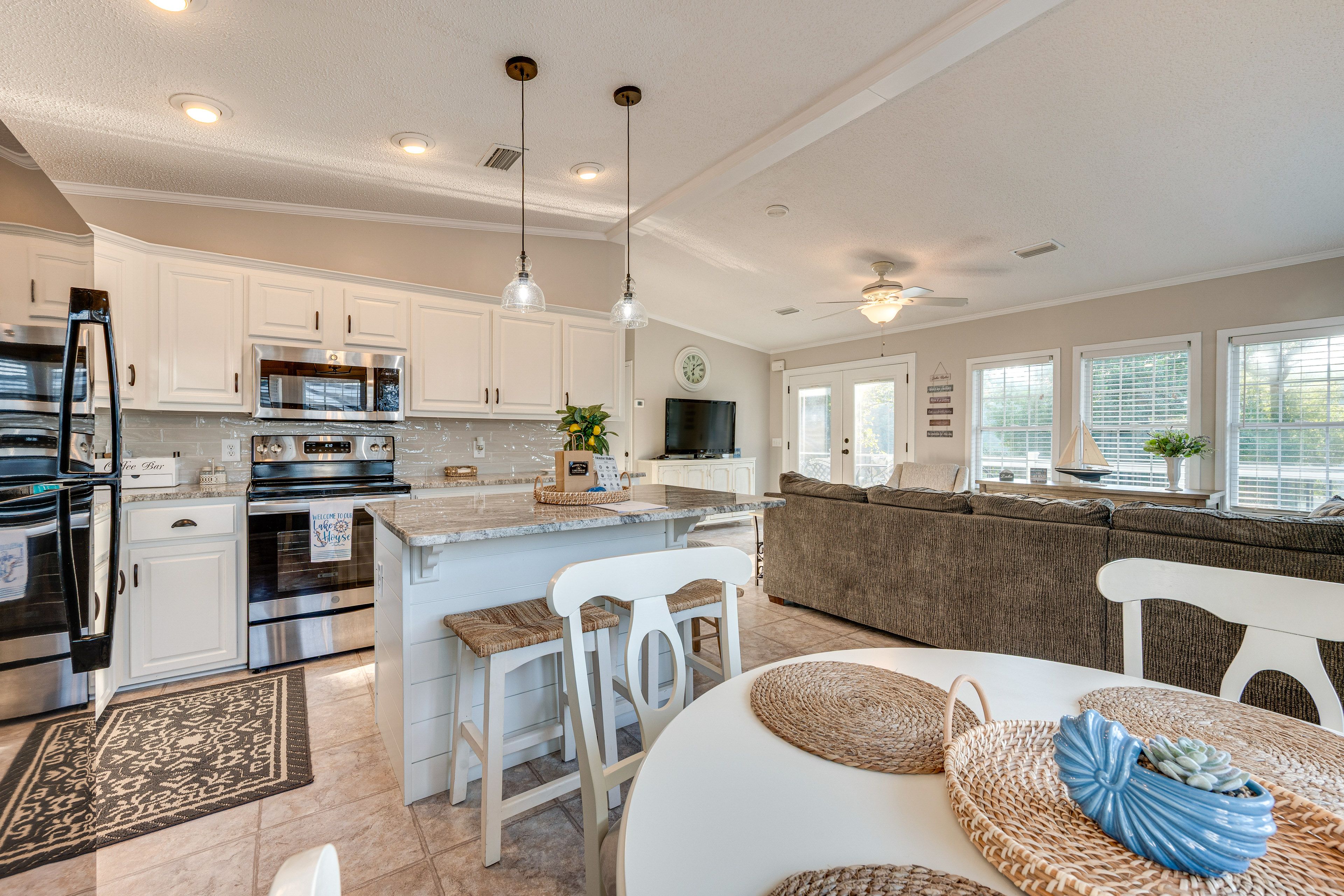 Kitchen | Dining Area