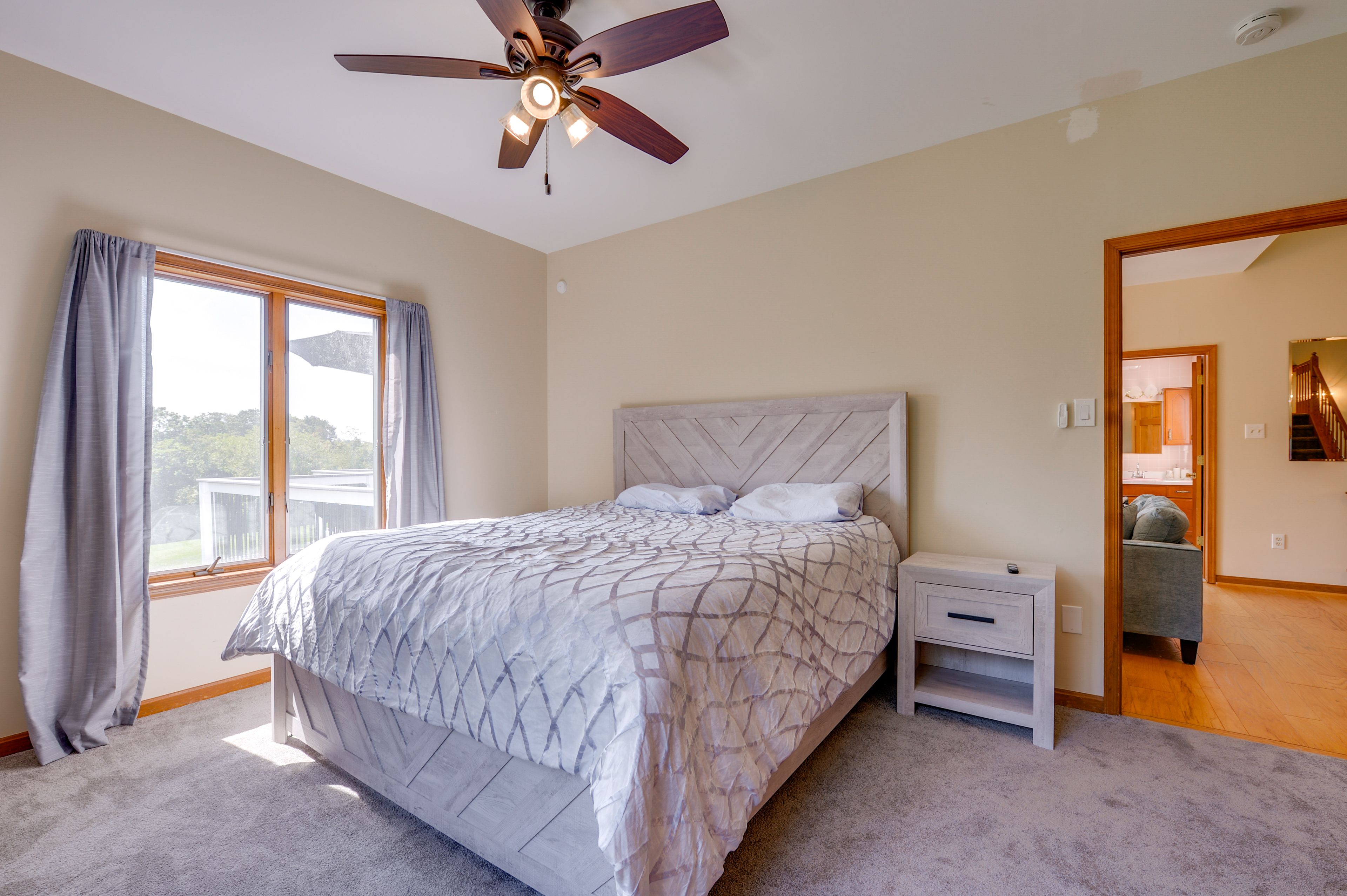 Bedroom 1 | King Bed | Linens | Main Level