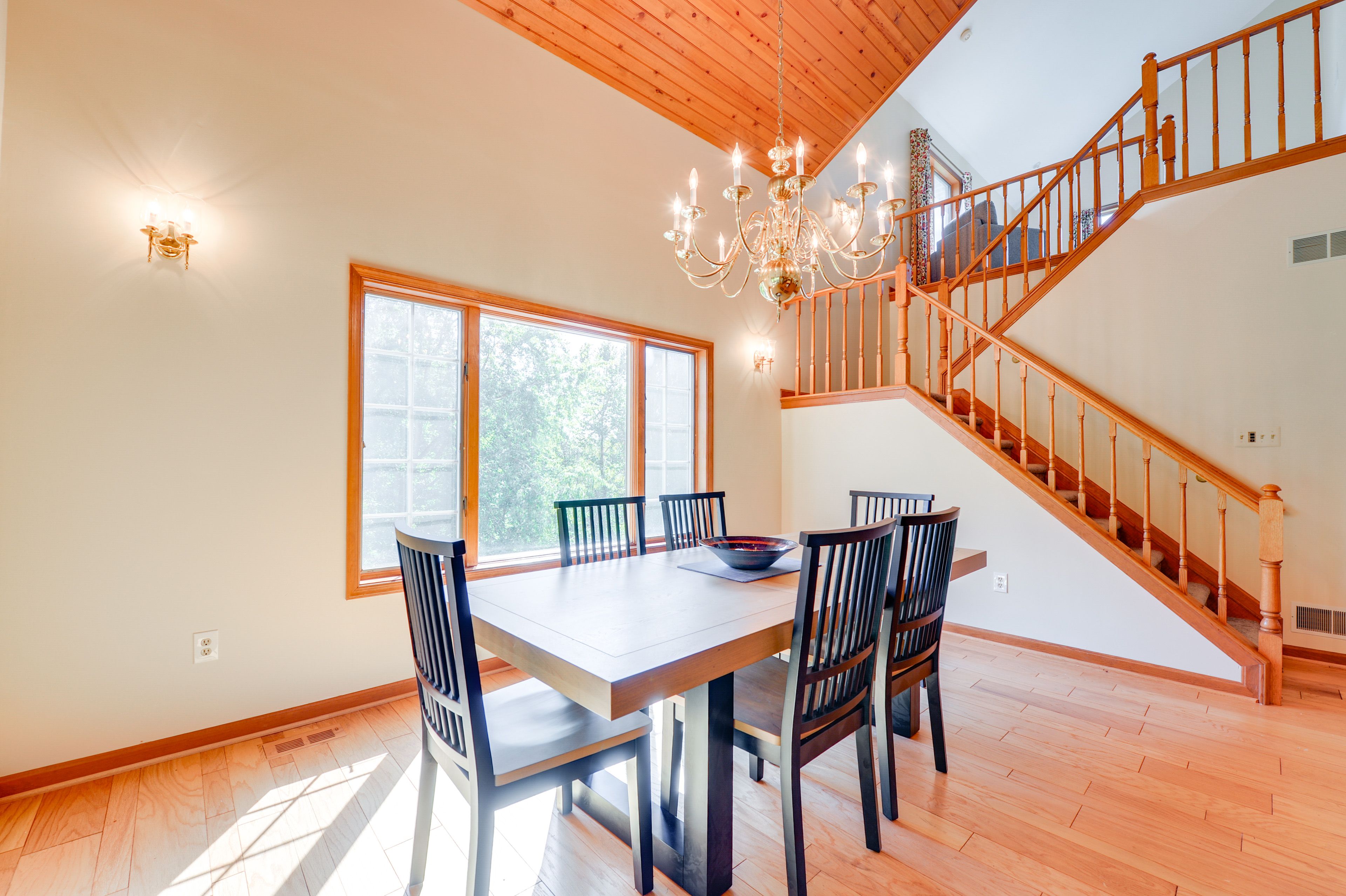Dining Area | Dishware & Flatware | Main Level