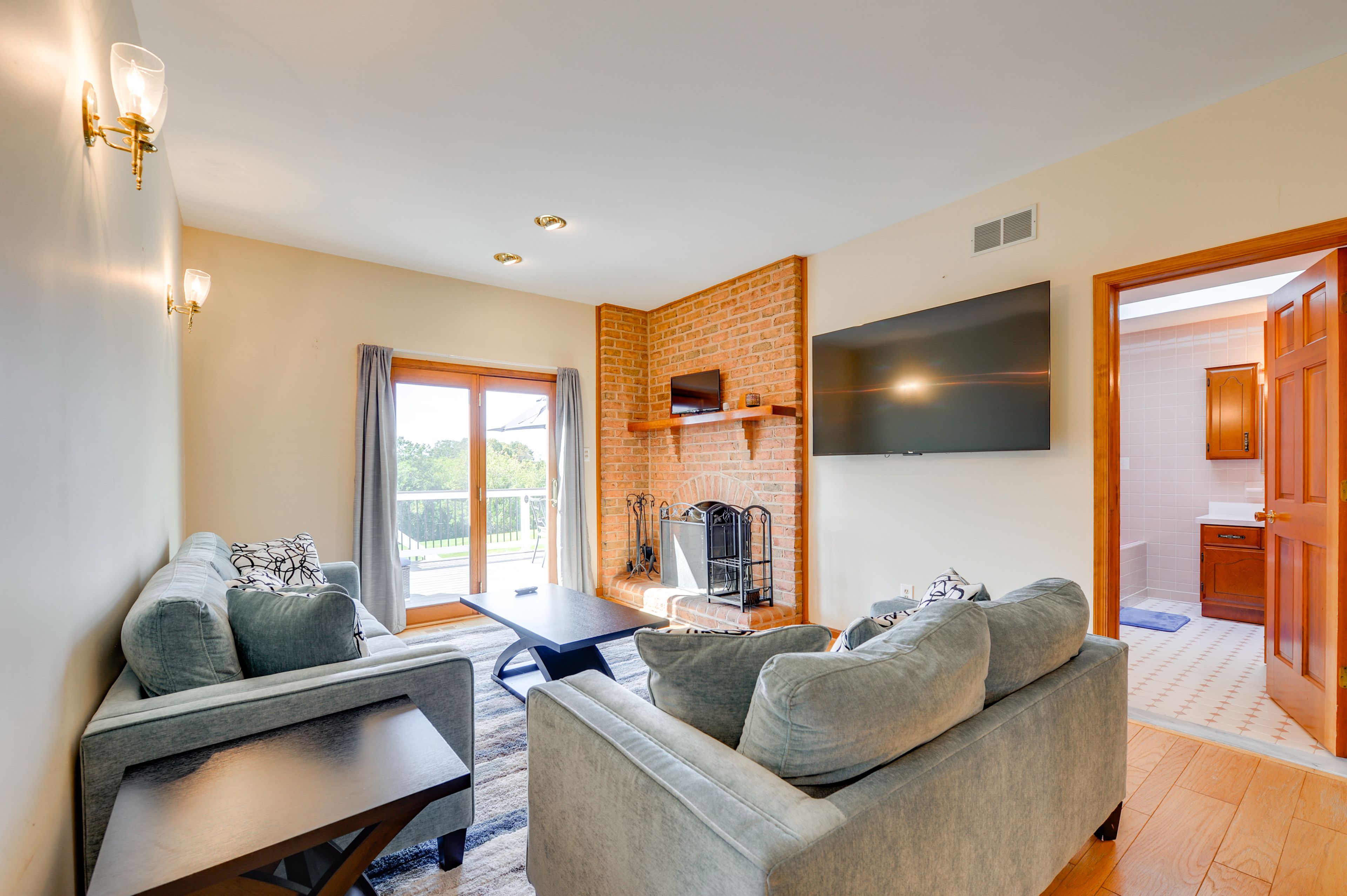 Living Room | Main Level