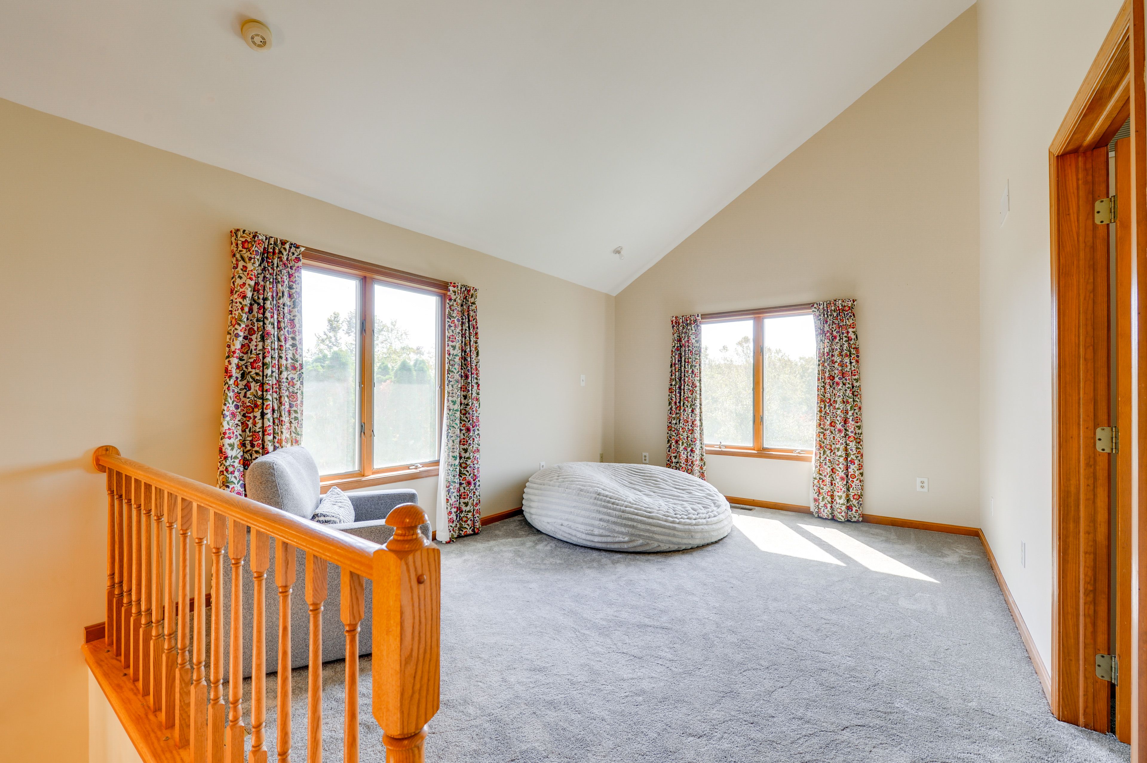 Sitting Area | Upper Level