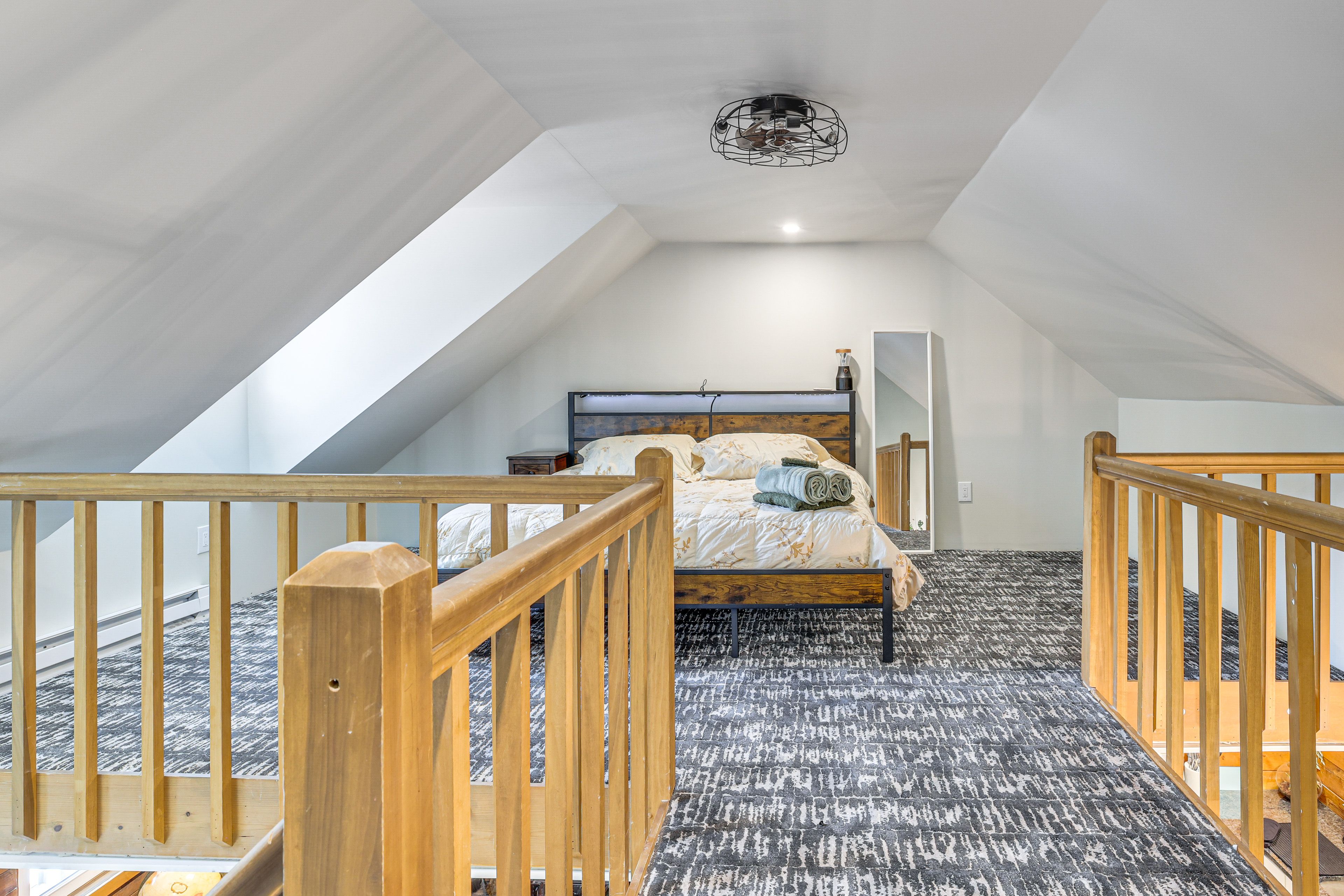 Loft | King Bed | 2nd Floor