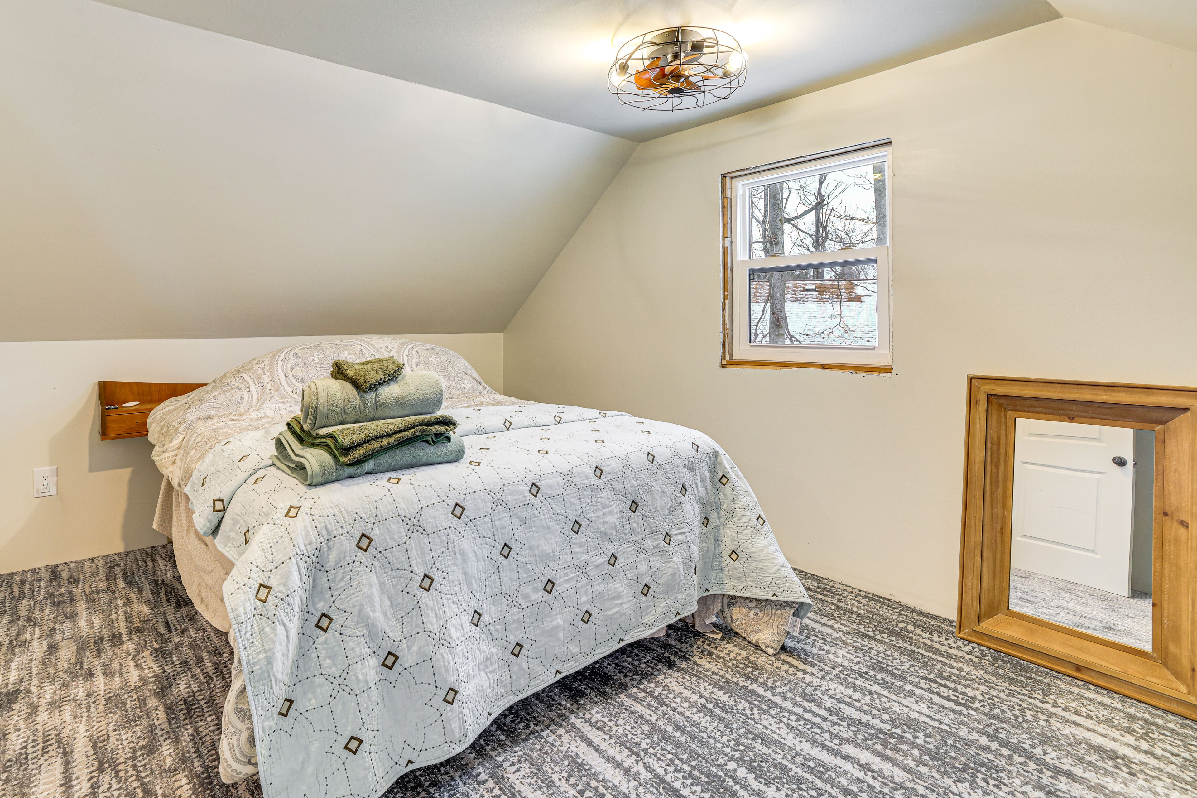 Bedroom 3 | Queen Bed | 2nd Floor