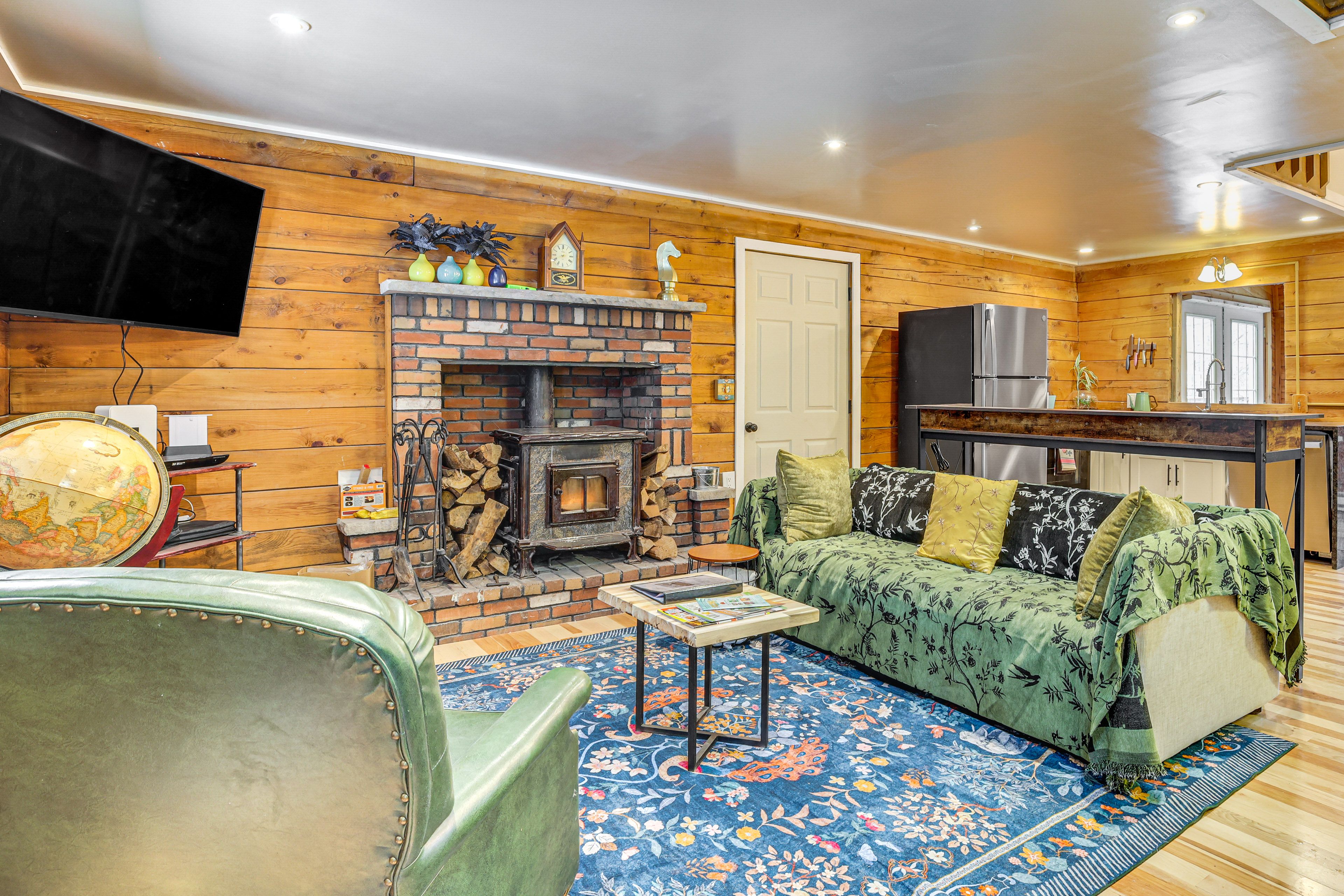 Tobyhanna Vacation Rental | 3BR | 2BA | 1,400 Sq Ft | 2 Steps to Enter