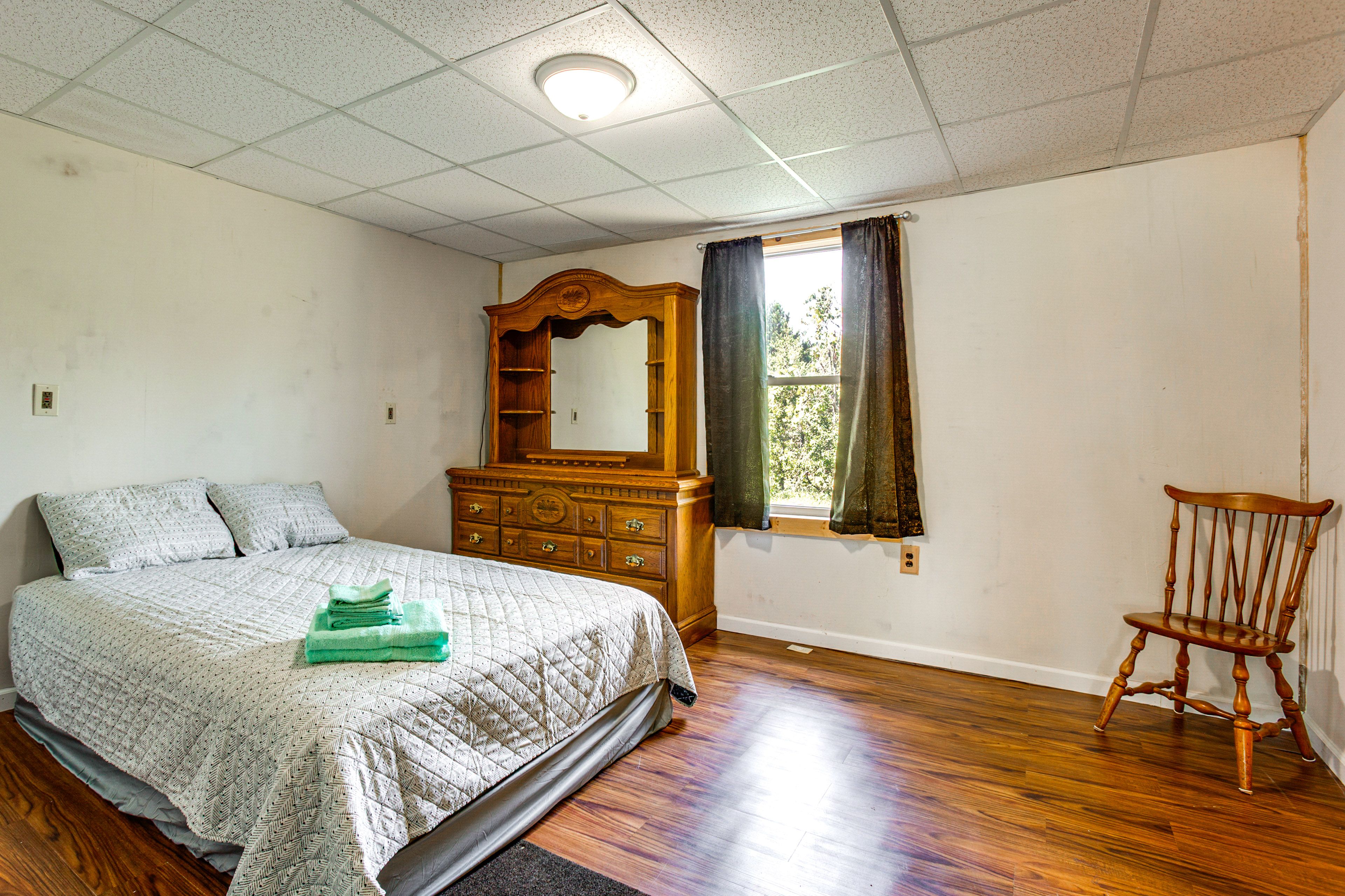 Bedroom 1 | Queen Bed | Linens Provided