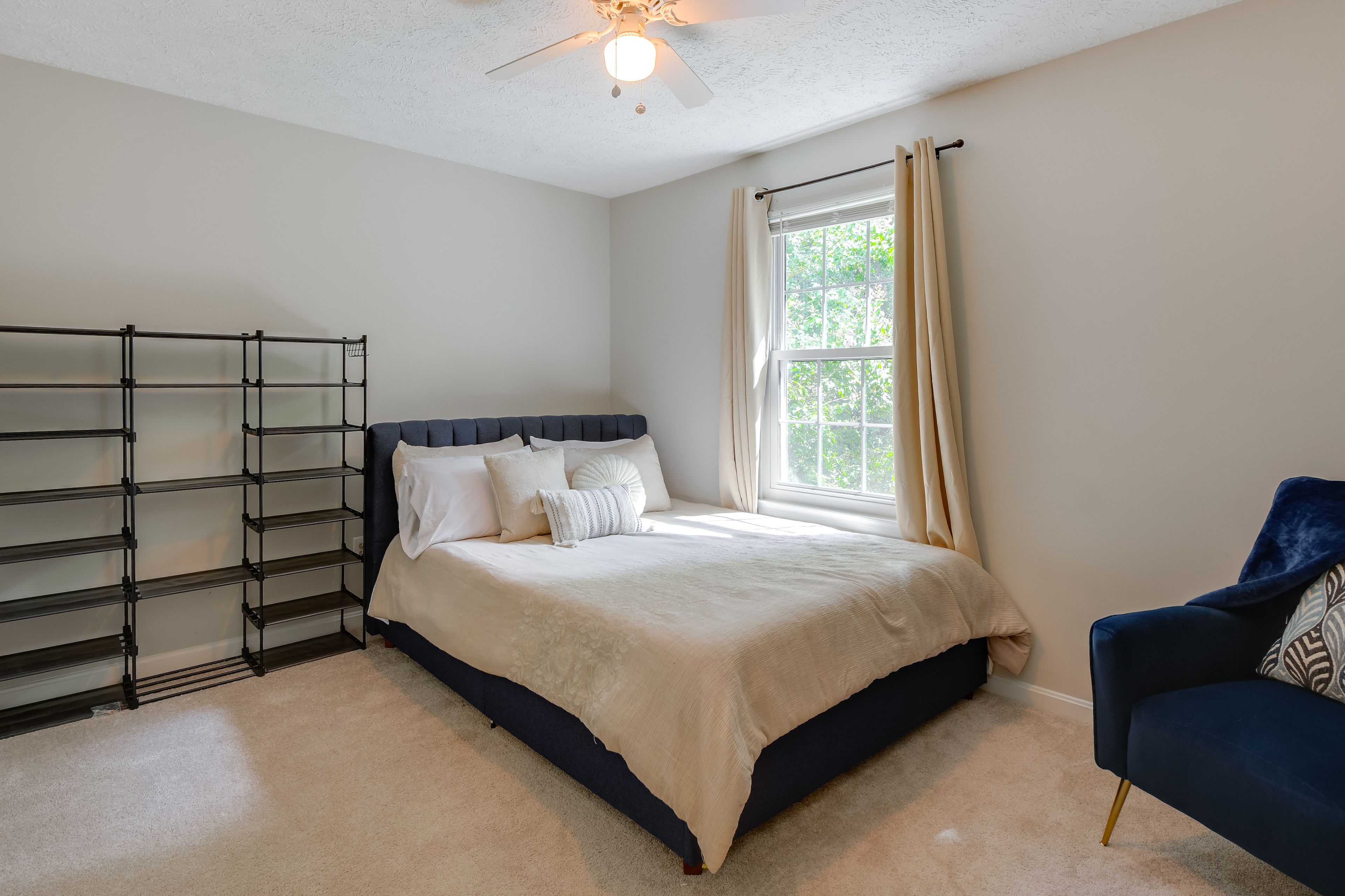 Bedroom 2 | Queen Bed | Upper Floor