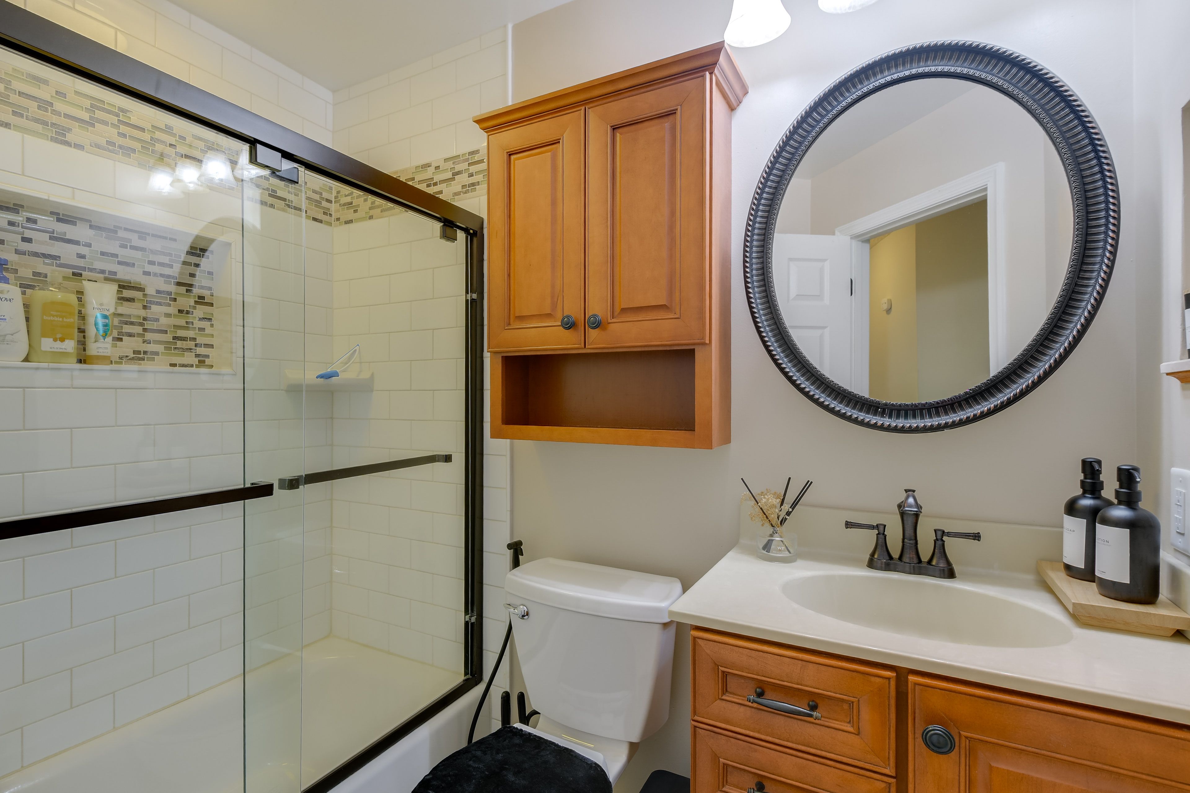 Bathroom | Upper Floor