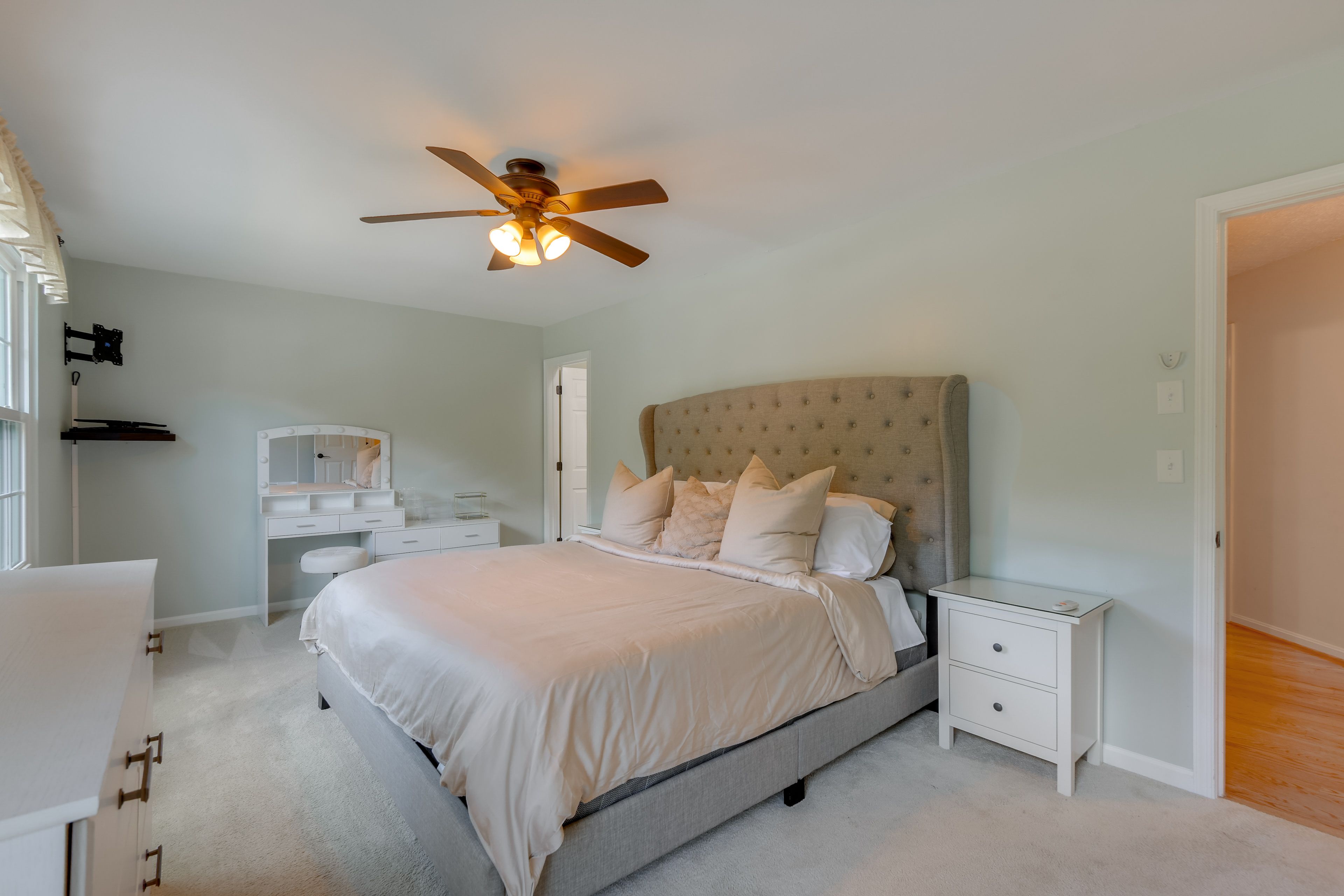 Bedroom 1 | King Bed | Linens Provided | Upper Floor