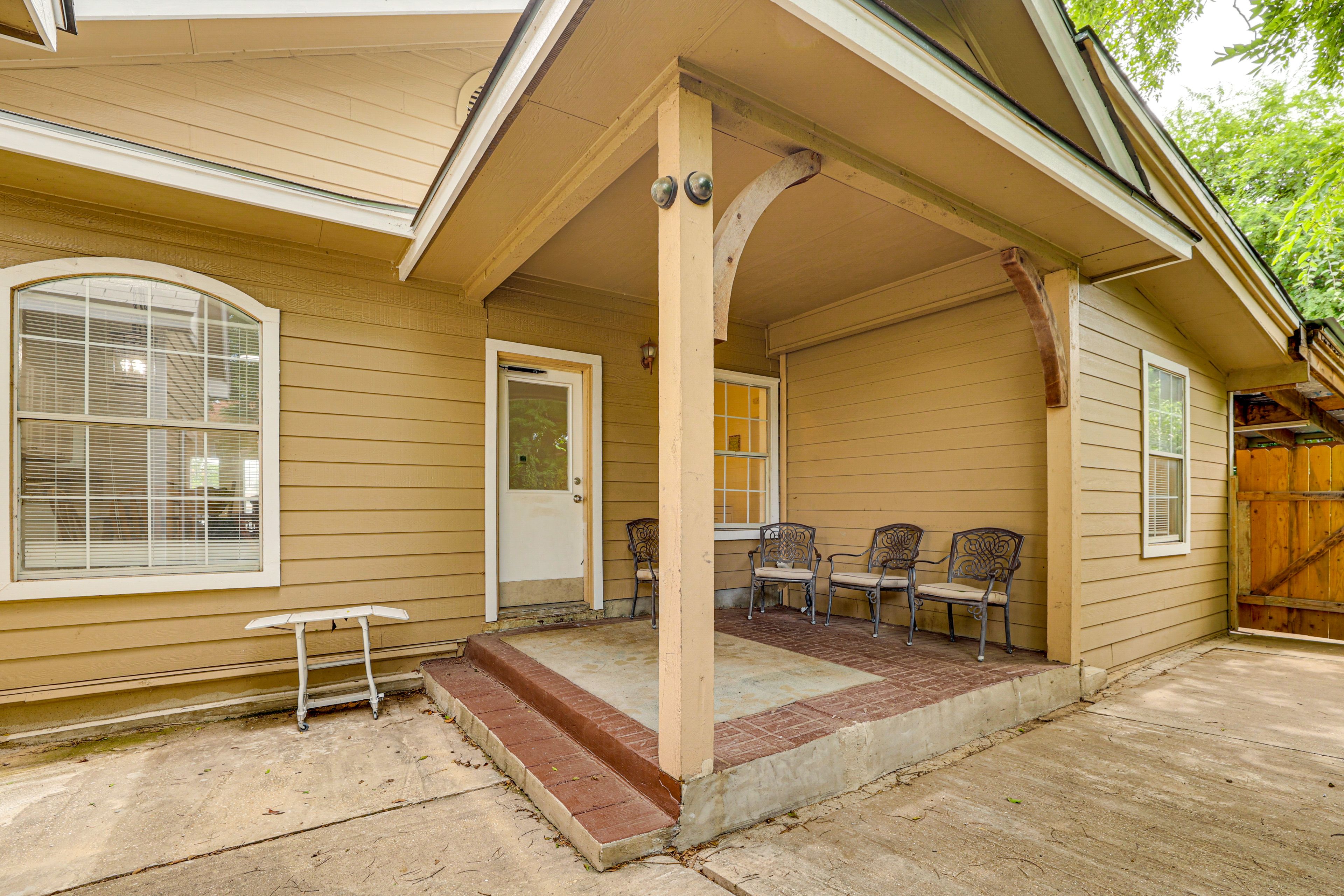 Patio | Seating