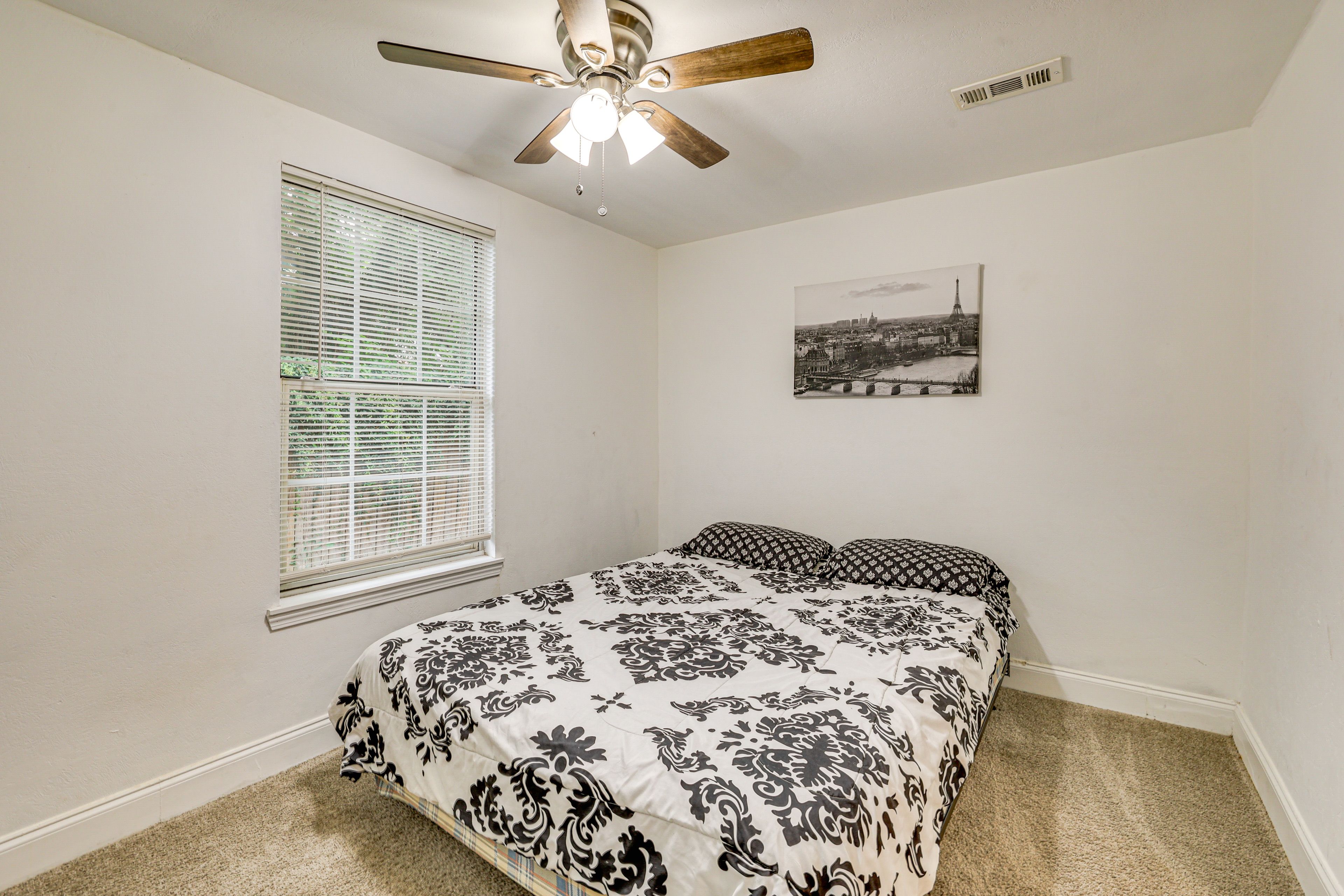 Bedroom 2 | Queen Bed