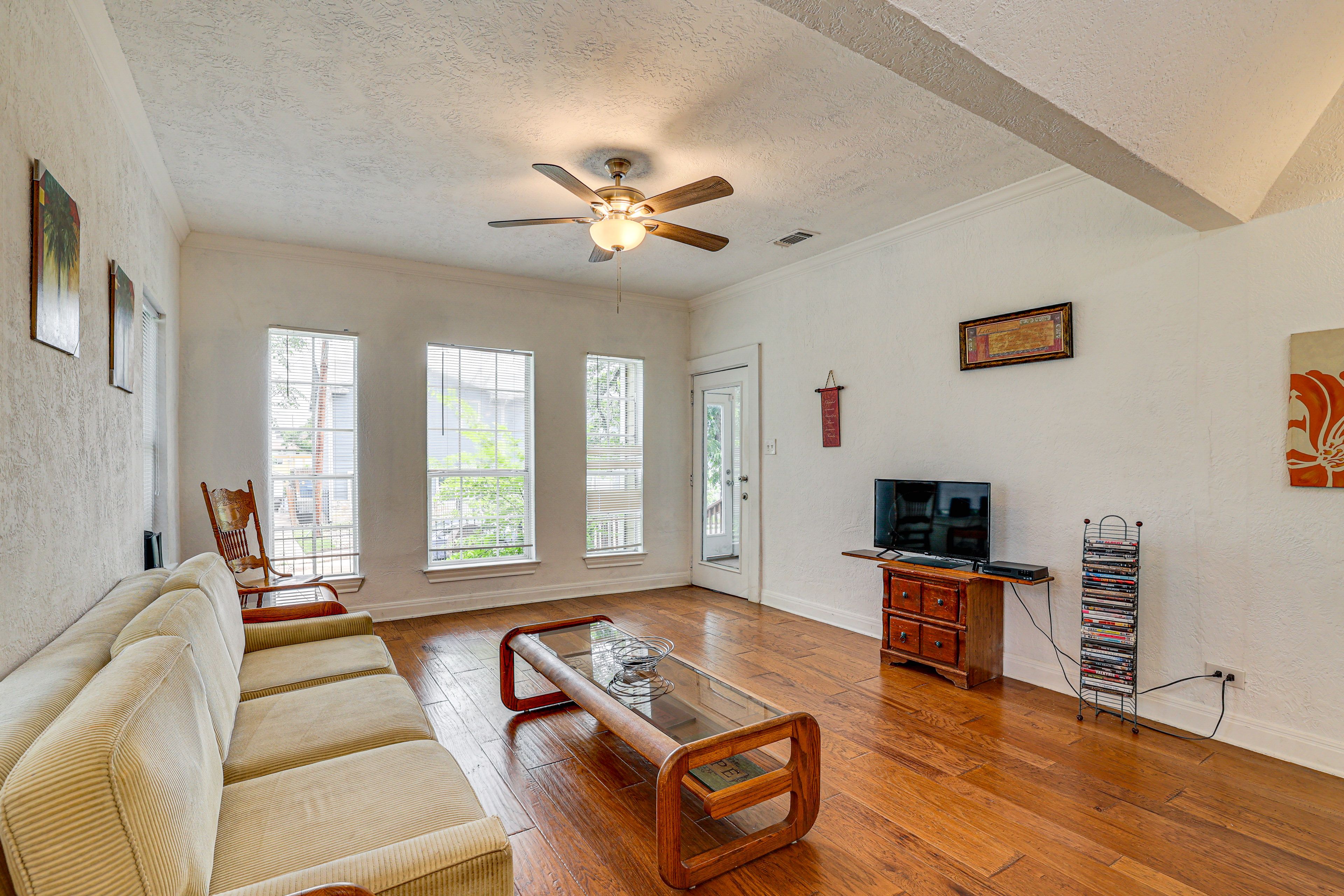 San Antonio Vacation Rental | 3BR | 2BA | 1,750 Sq Ft | 3 Steps to Enter