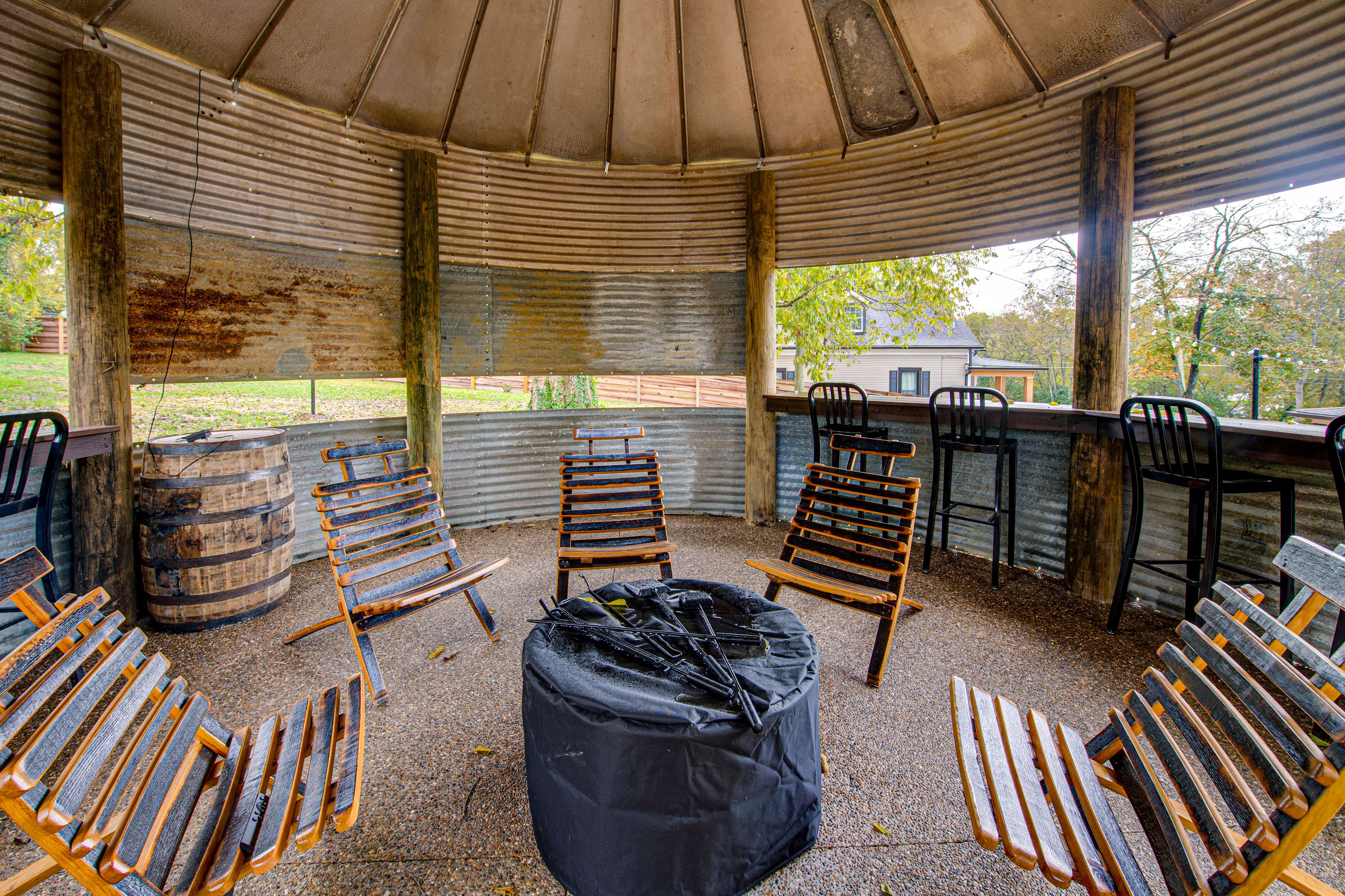 Fire Pit | Outdoor Seating