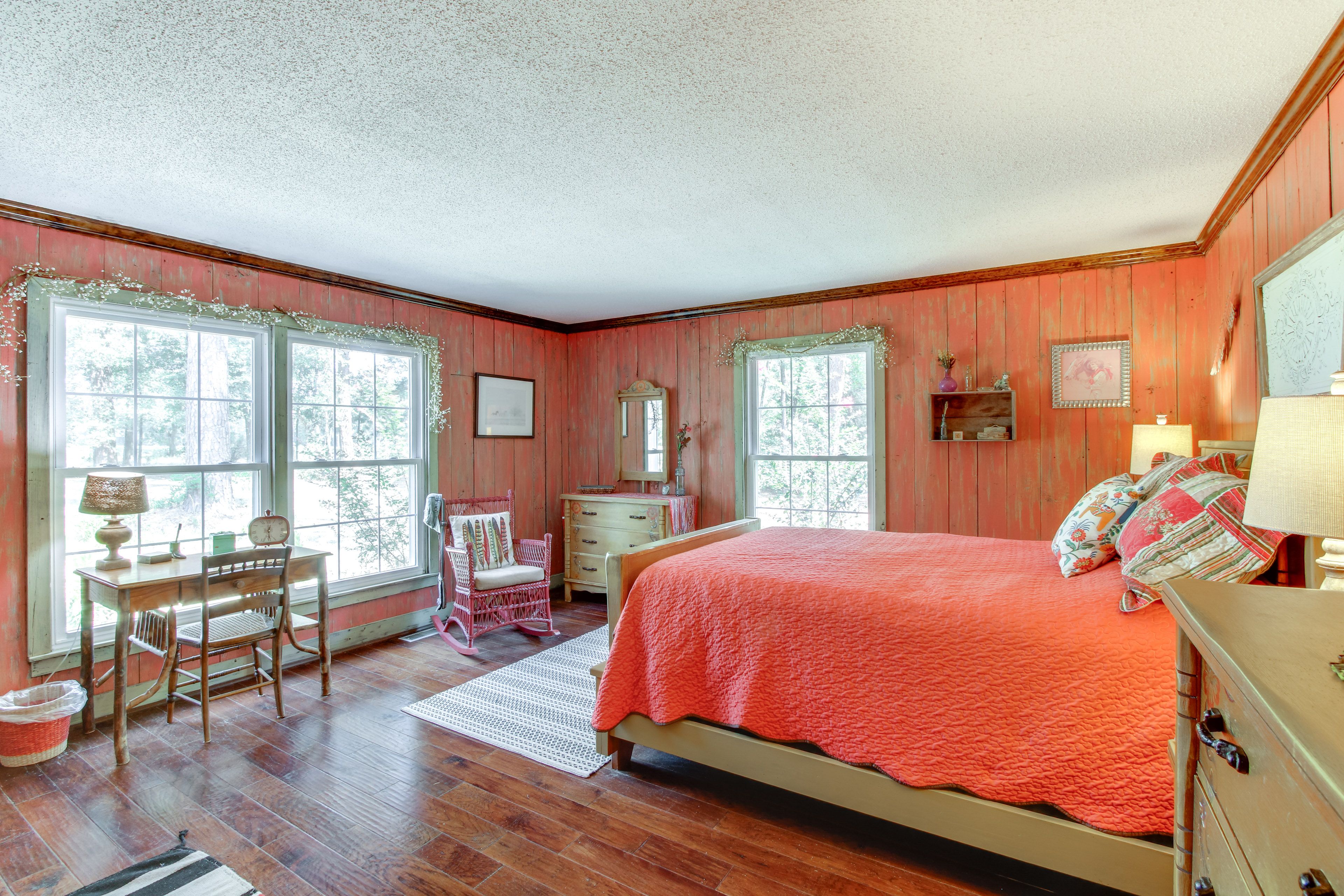 Bedroom 2 | 1st Floor | Queen Bed | Desk Workspace