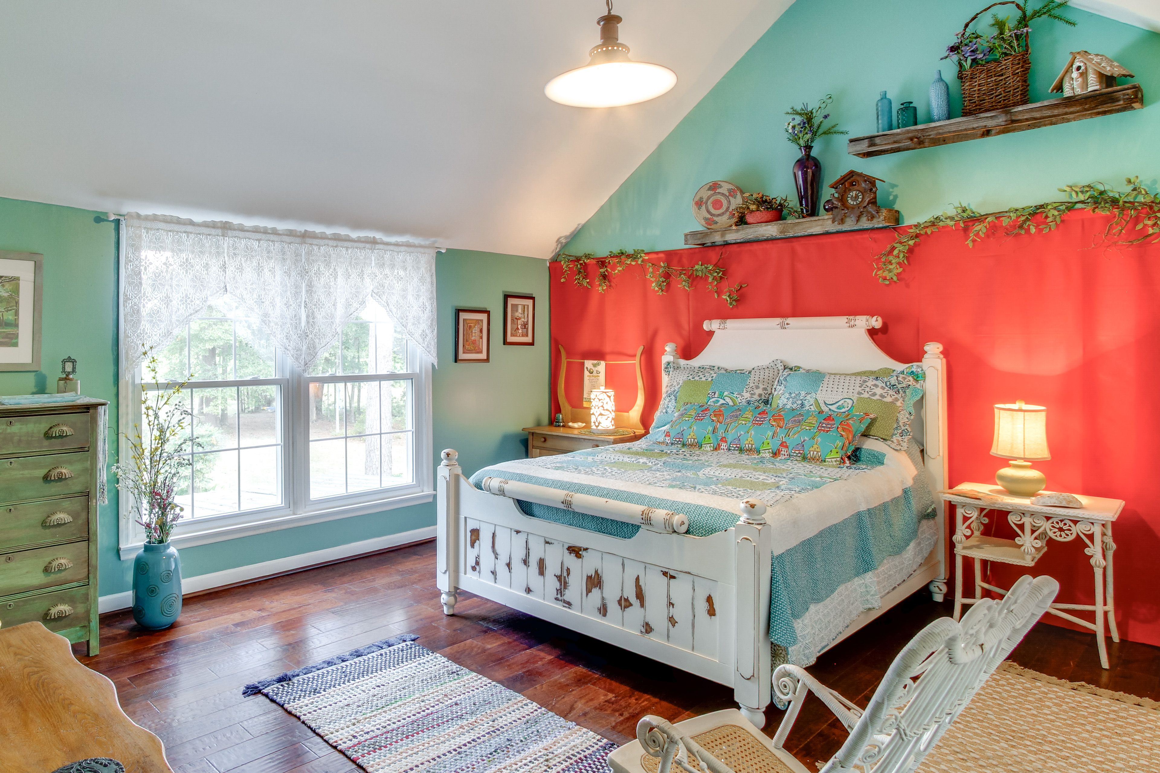 Bedroom 4 | 2nd Floor | Queen Bed