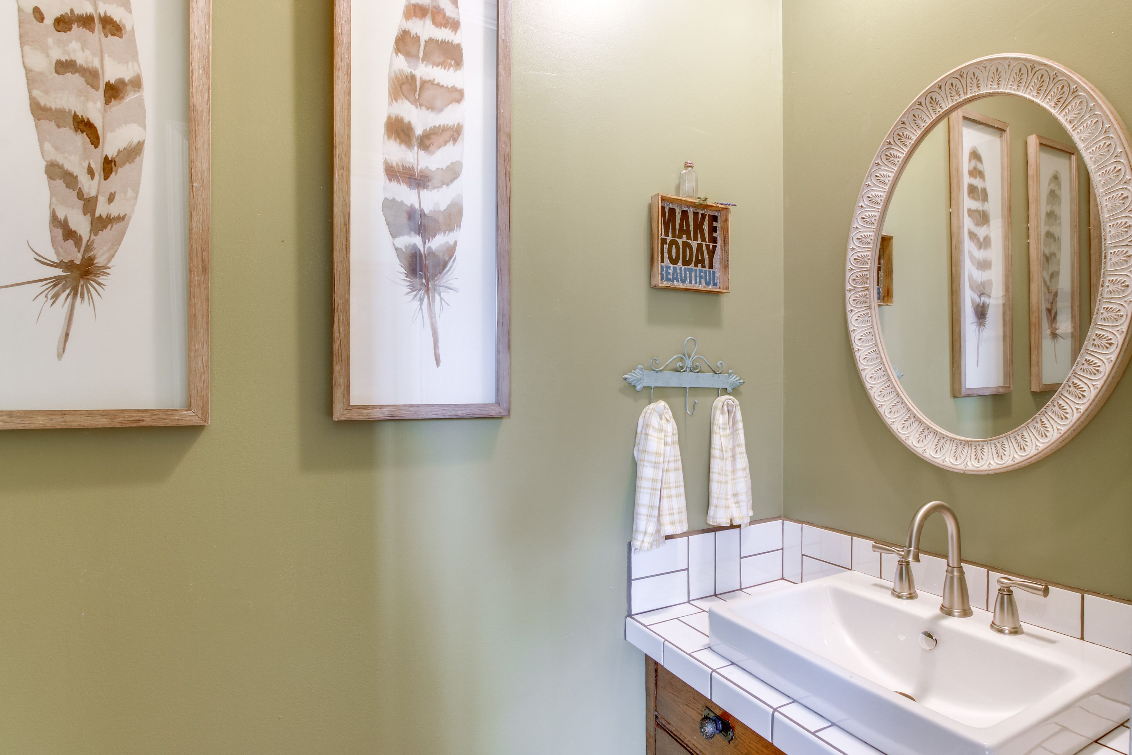 Half Bathroom | 1st Floor