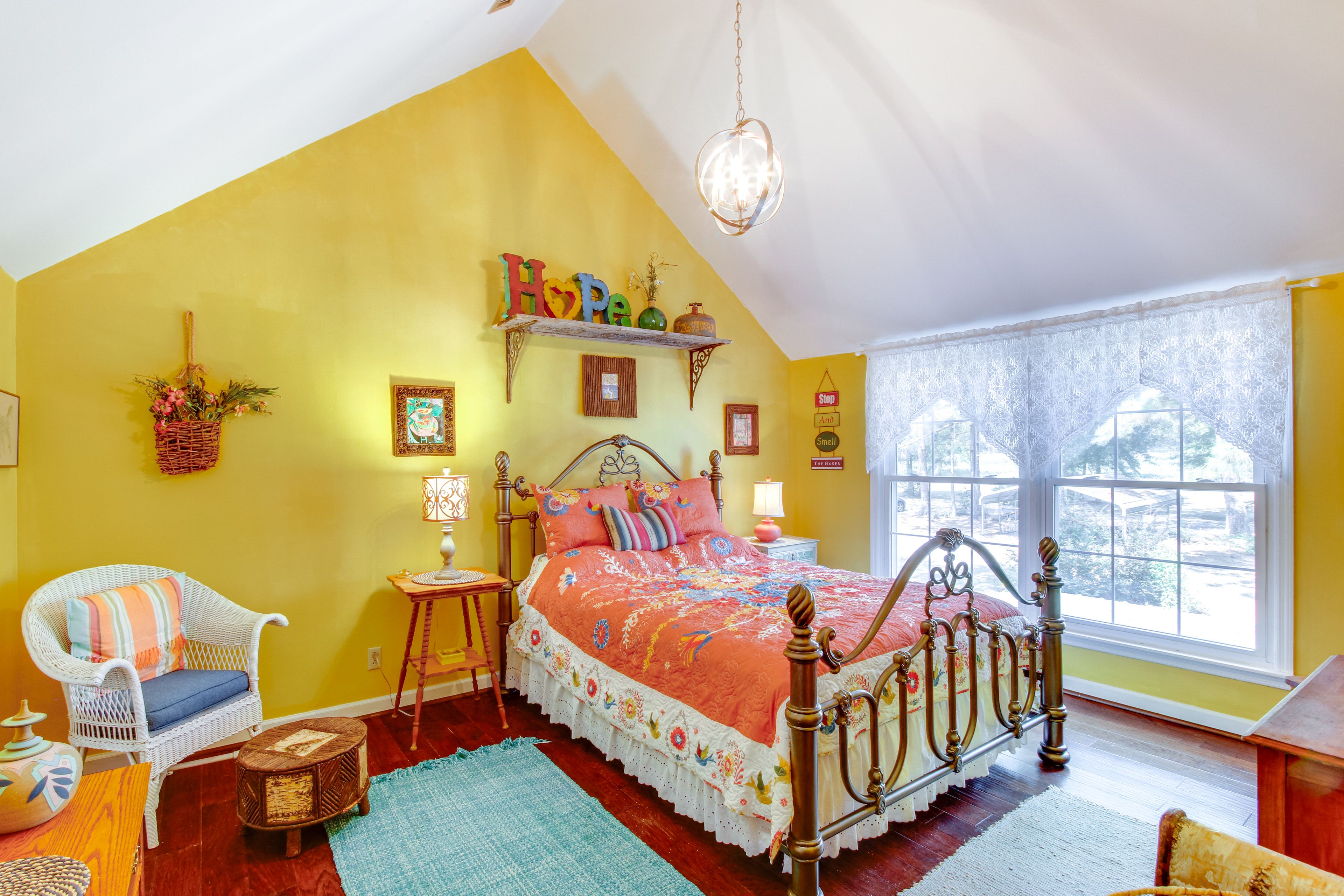 Bedroom 3 | 2nd Floor | Queen Bed