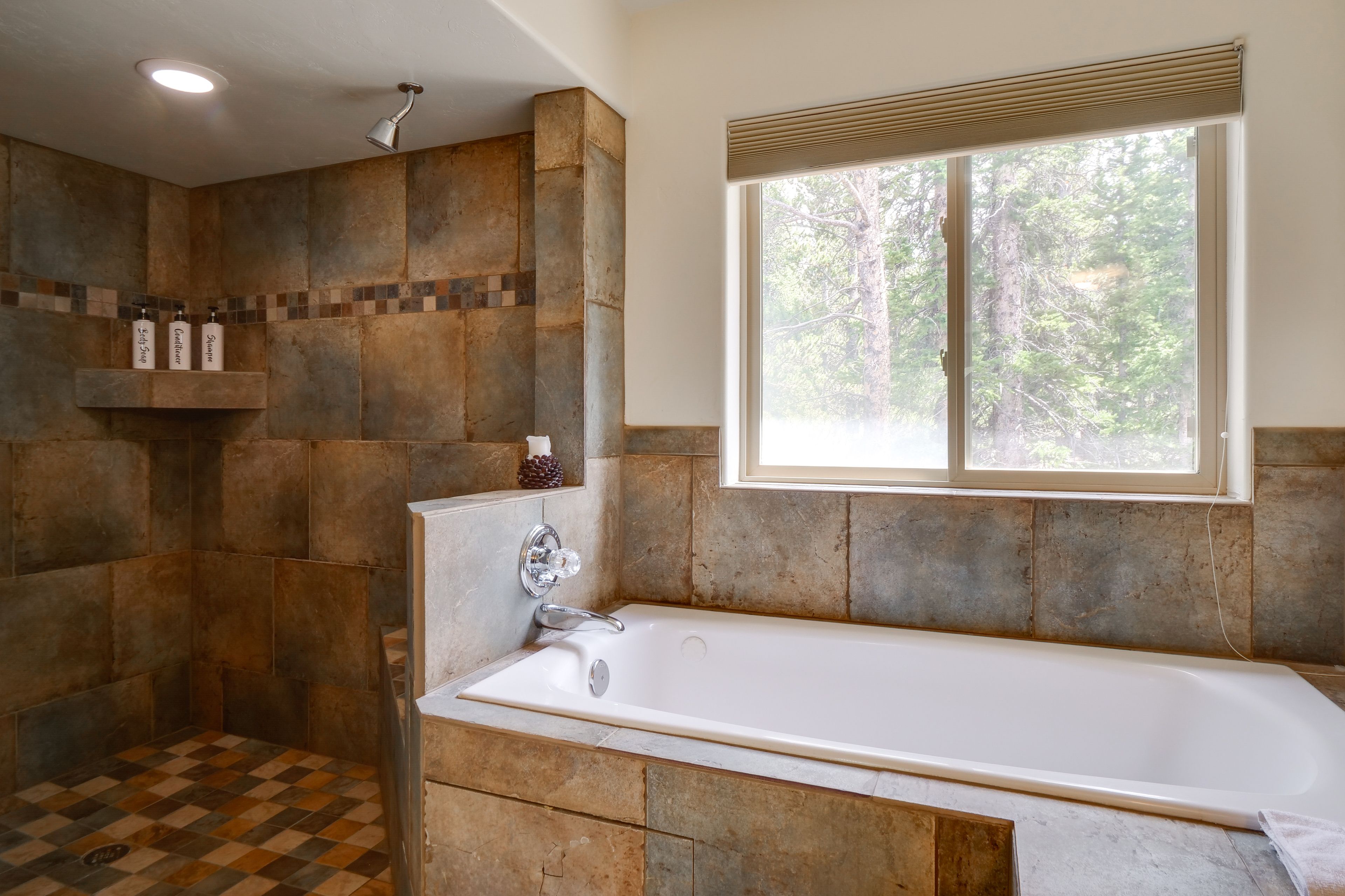 En-Suite Bathroom | 2nd Floor