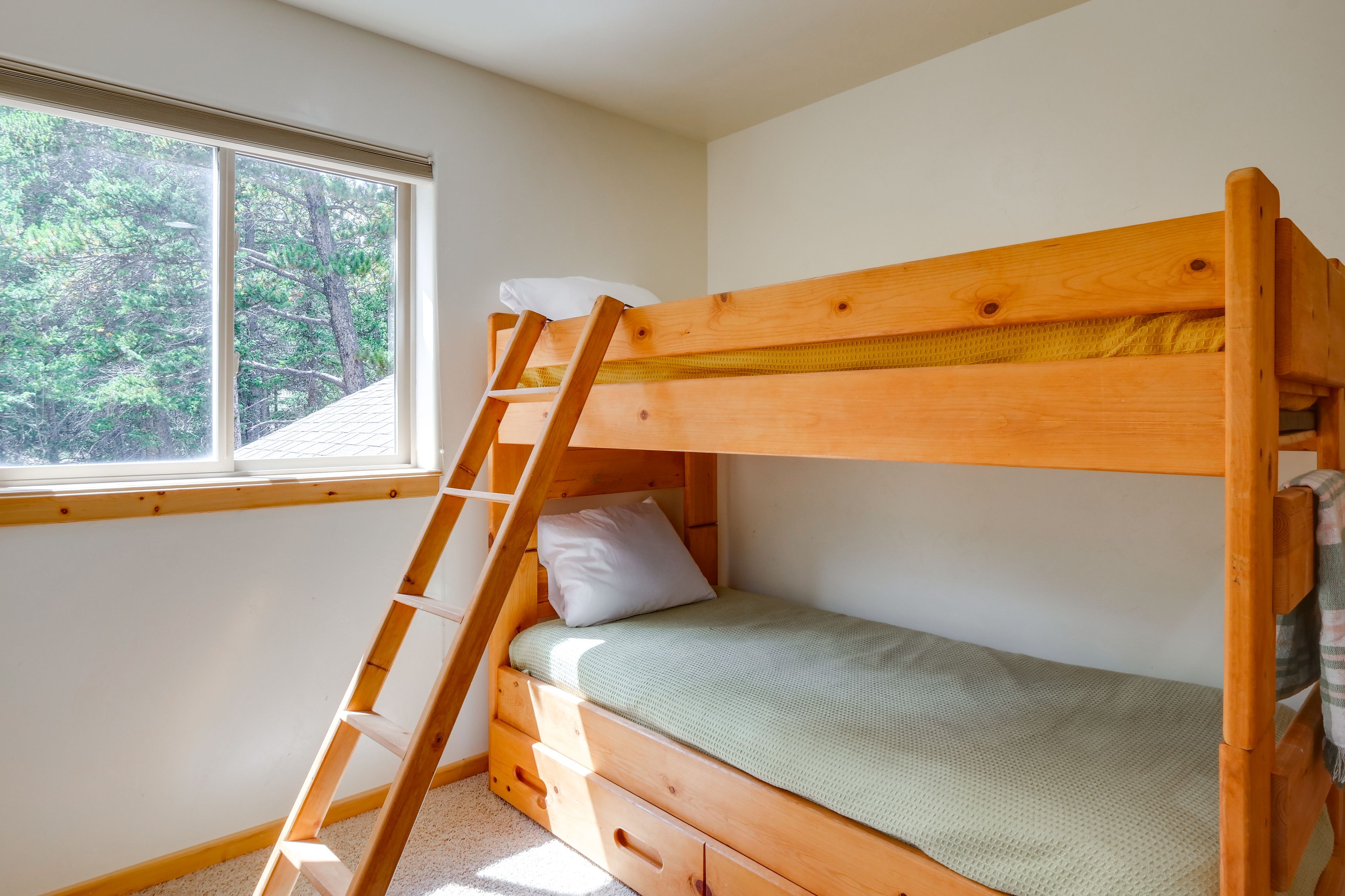 Bedroom 3 | Twin Bunk Bed | 2nd Floor