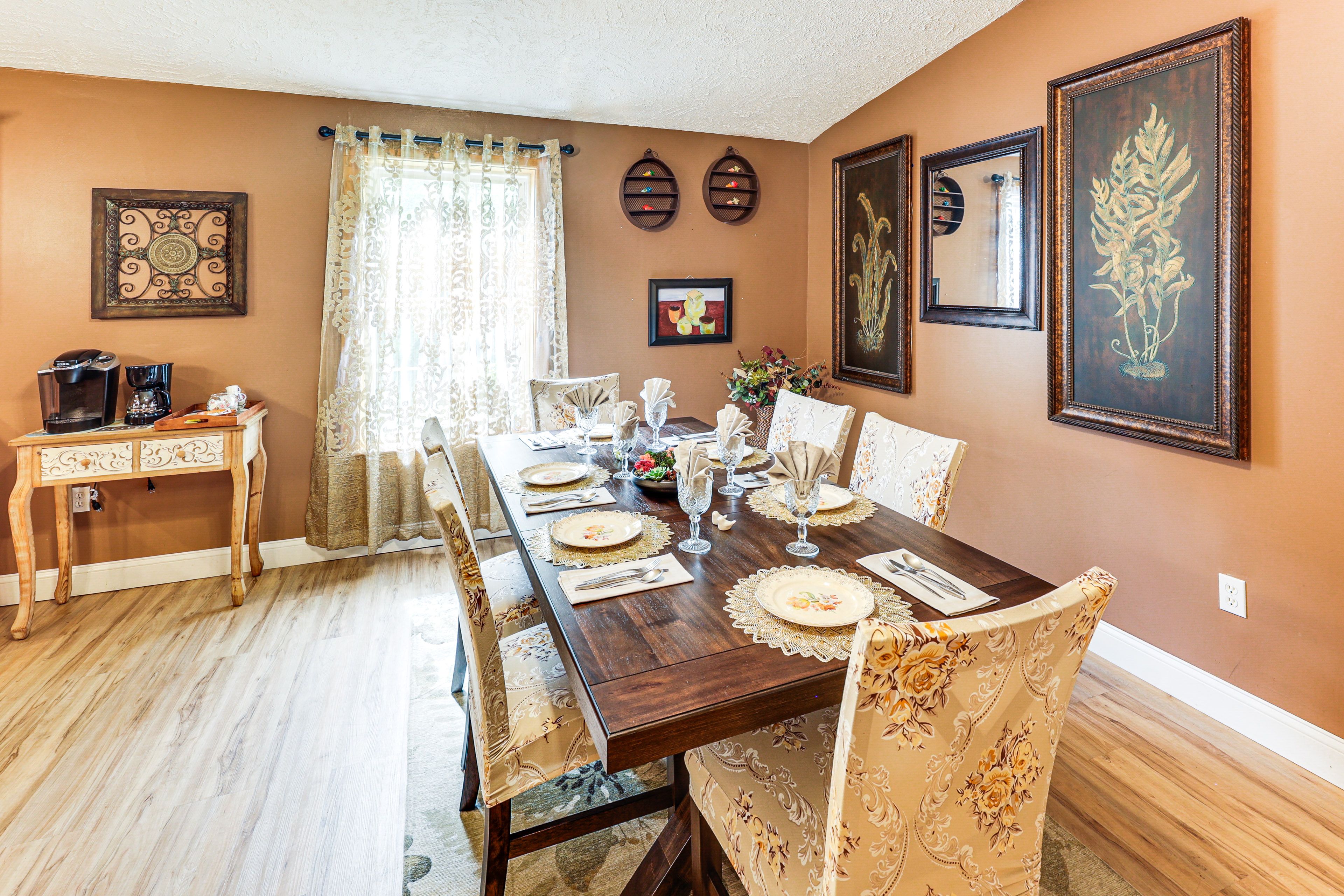 Dining Area | Dining Table | Dishware/Flatware