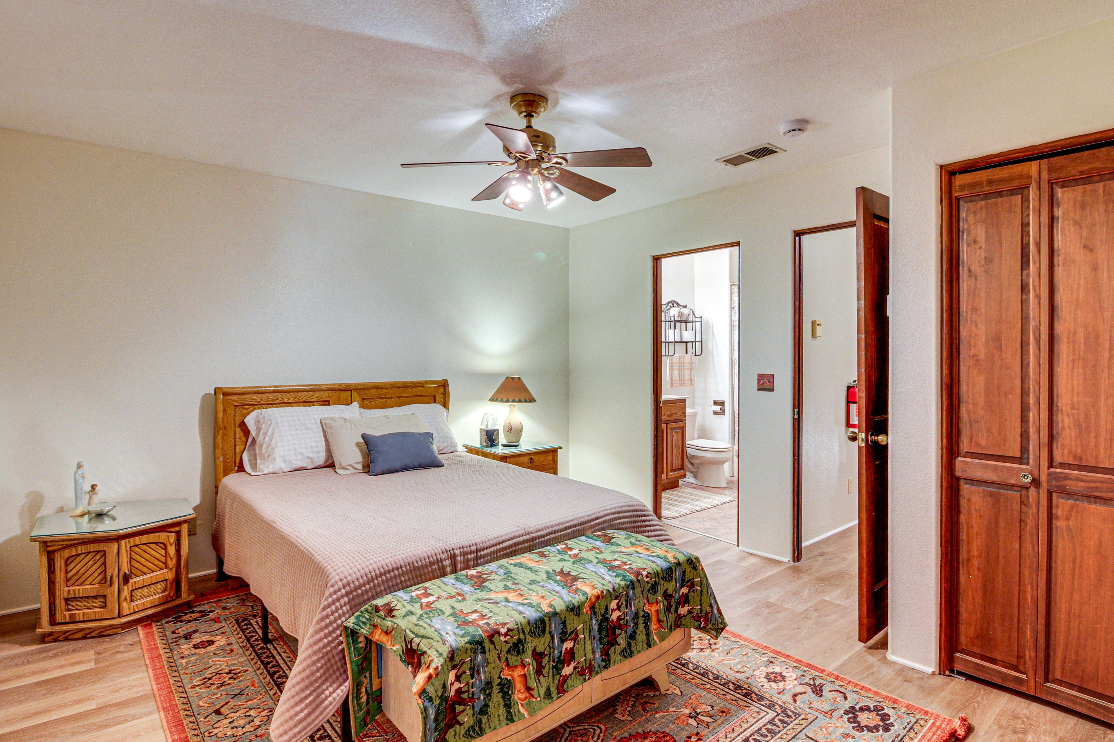 Bedroom 4 | Queen Bed | 2nd Floor