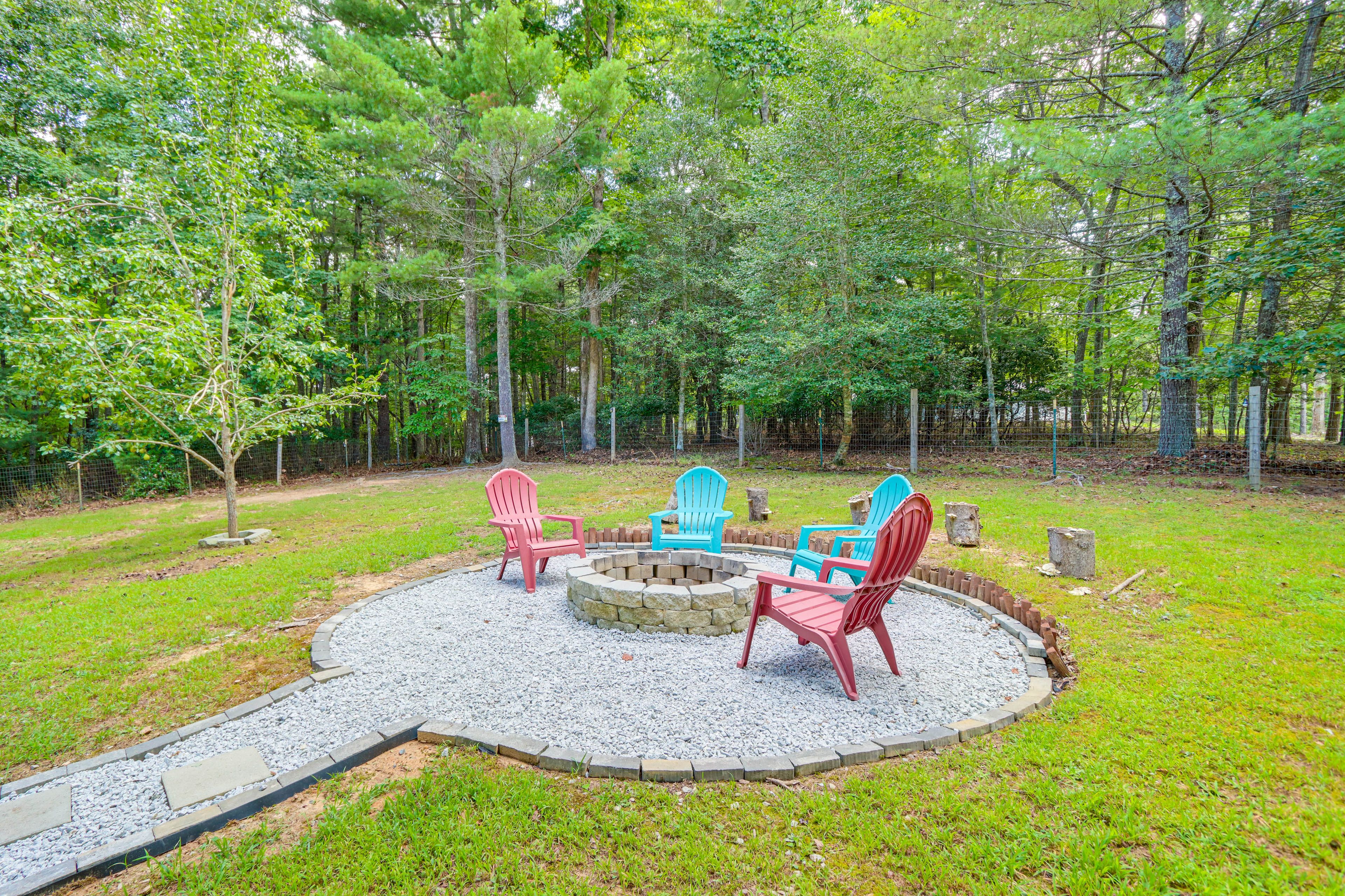 House Exterior | Fire Pit | Fenced Yard
