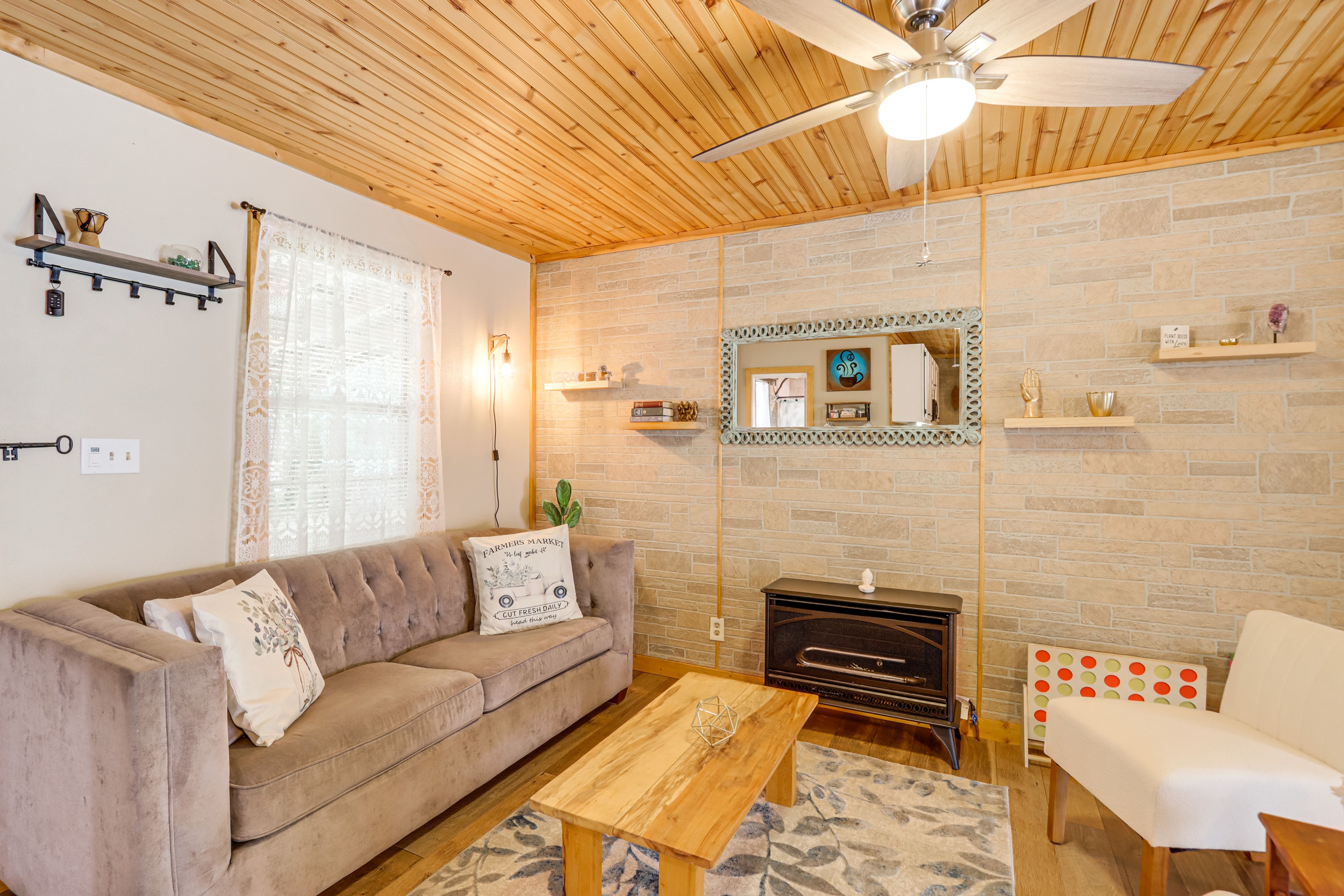 Living Area | Gas Fireplace | TV | Books | Board Games