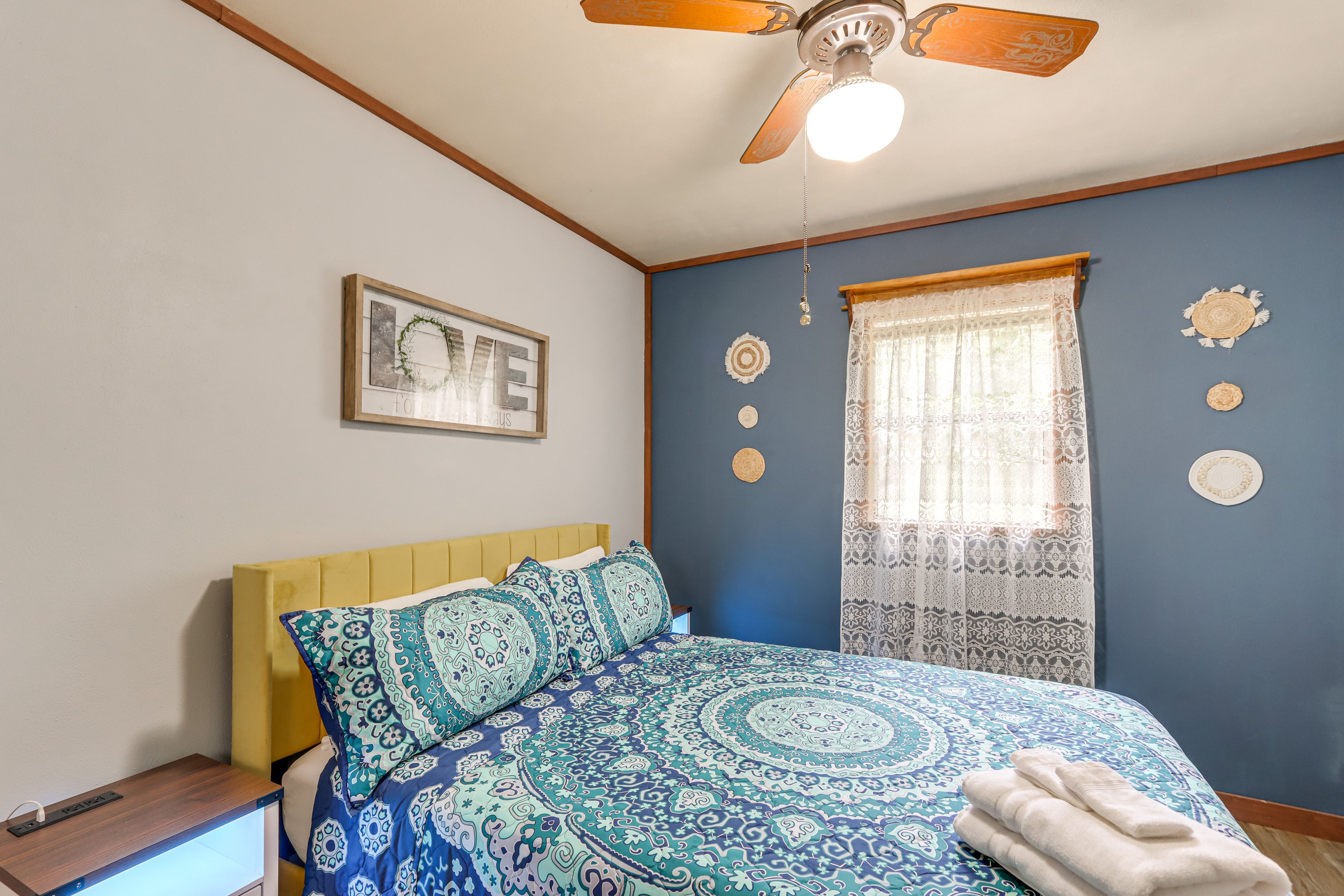 Bedroom 1 | Queen Bed | TV | 1st Floor