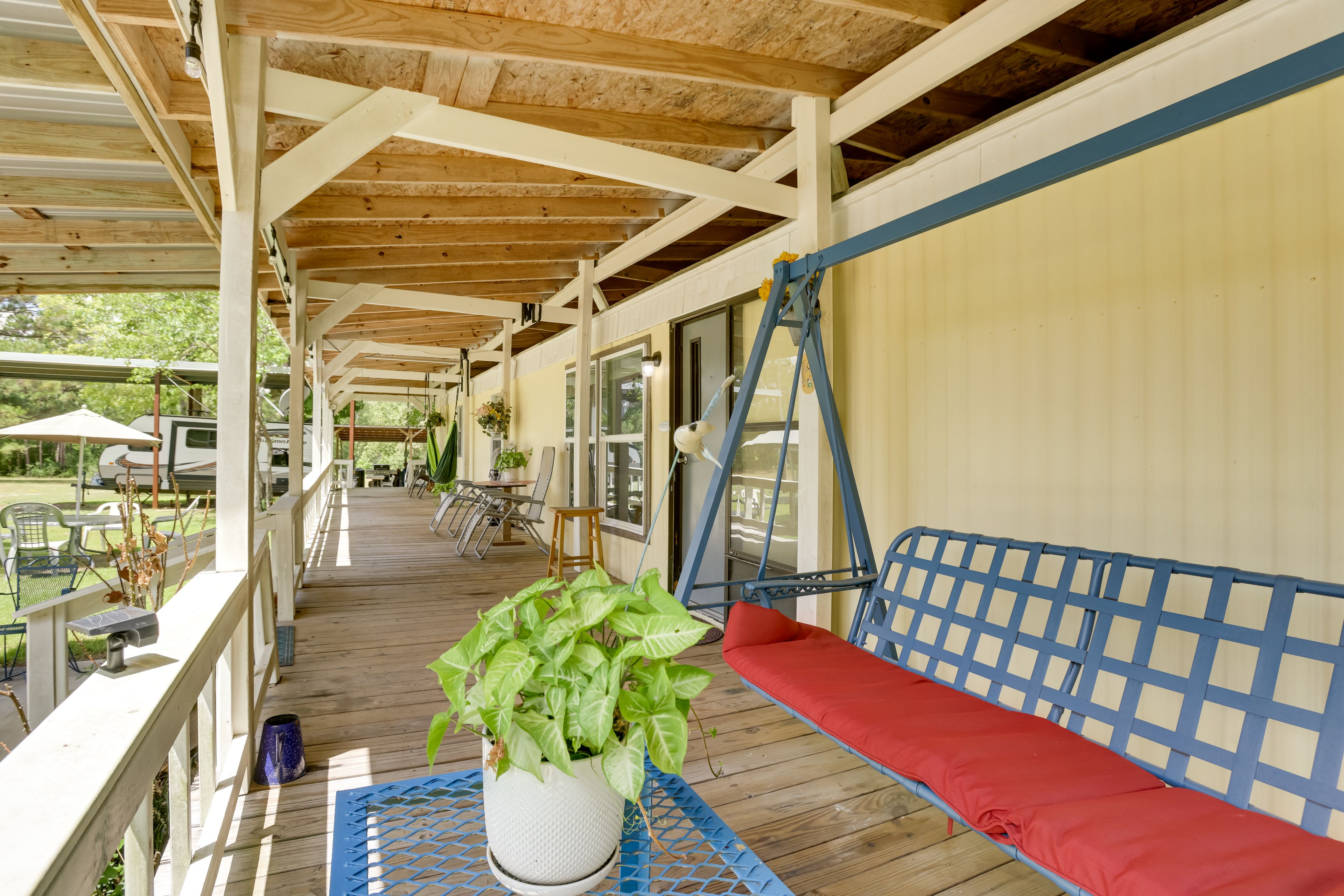 Front Porch | Hammock | Bench Swing | Lounge Seating