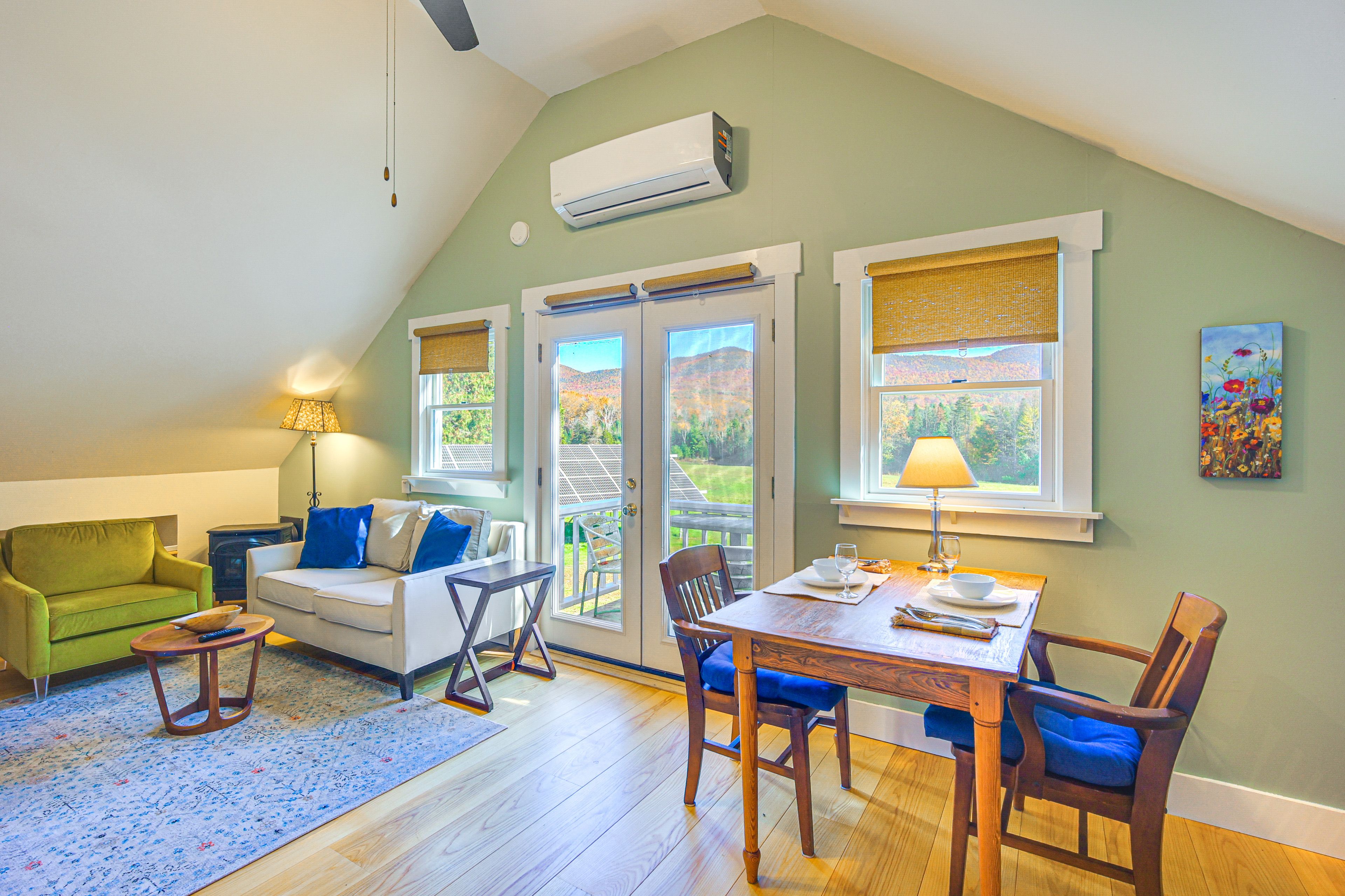 Living & Dining Area | Single-Story Unit