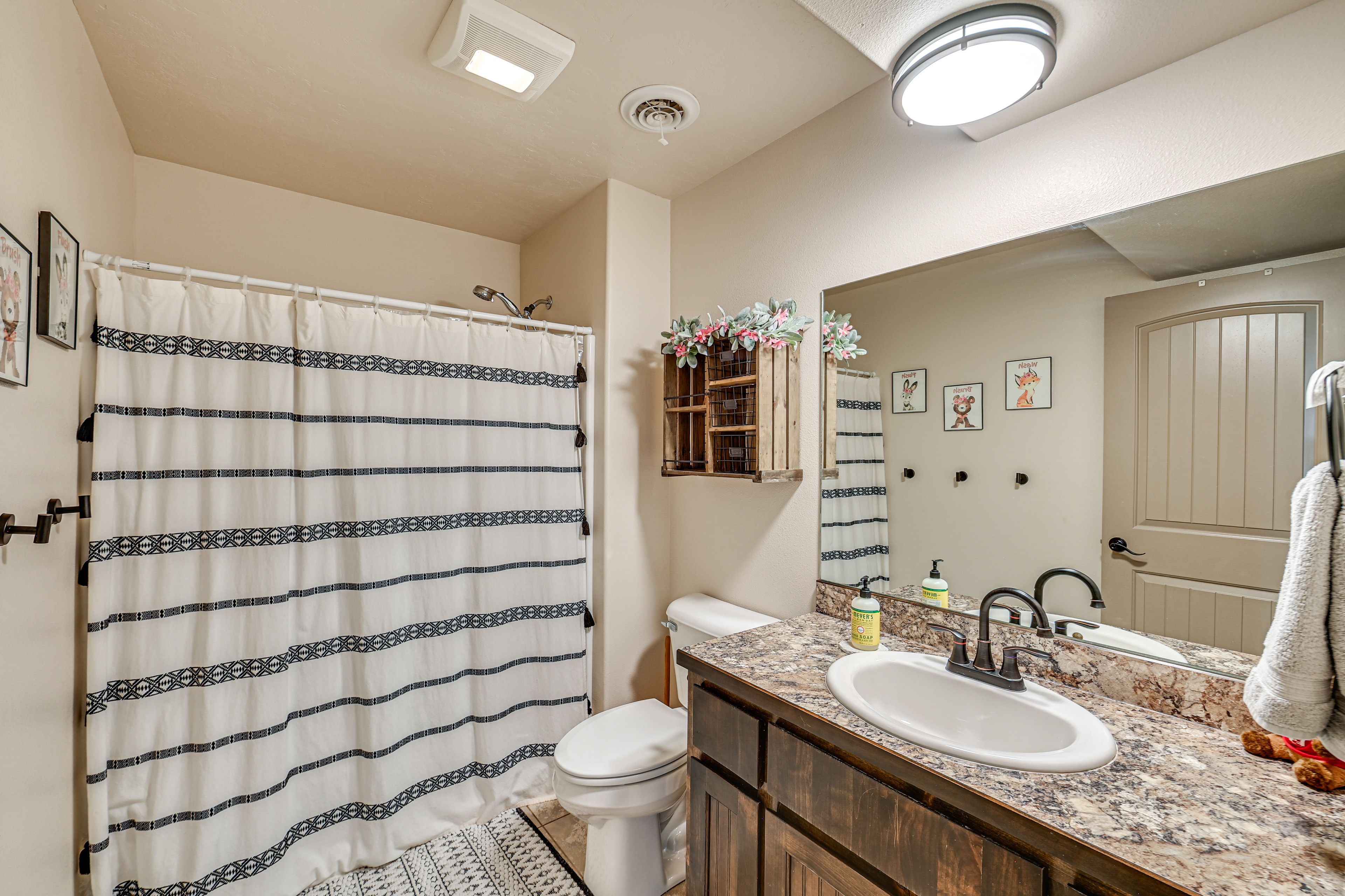 Full Bathroom | 1st Floor