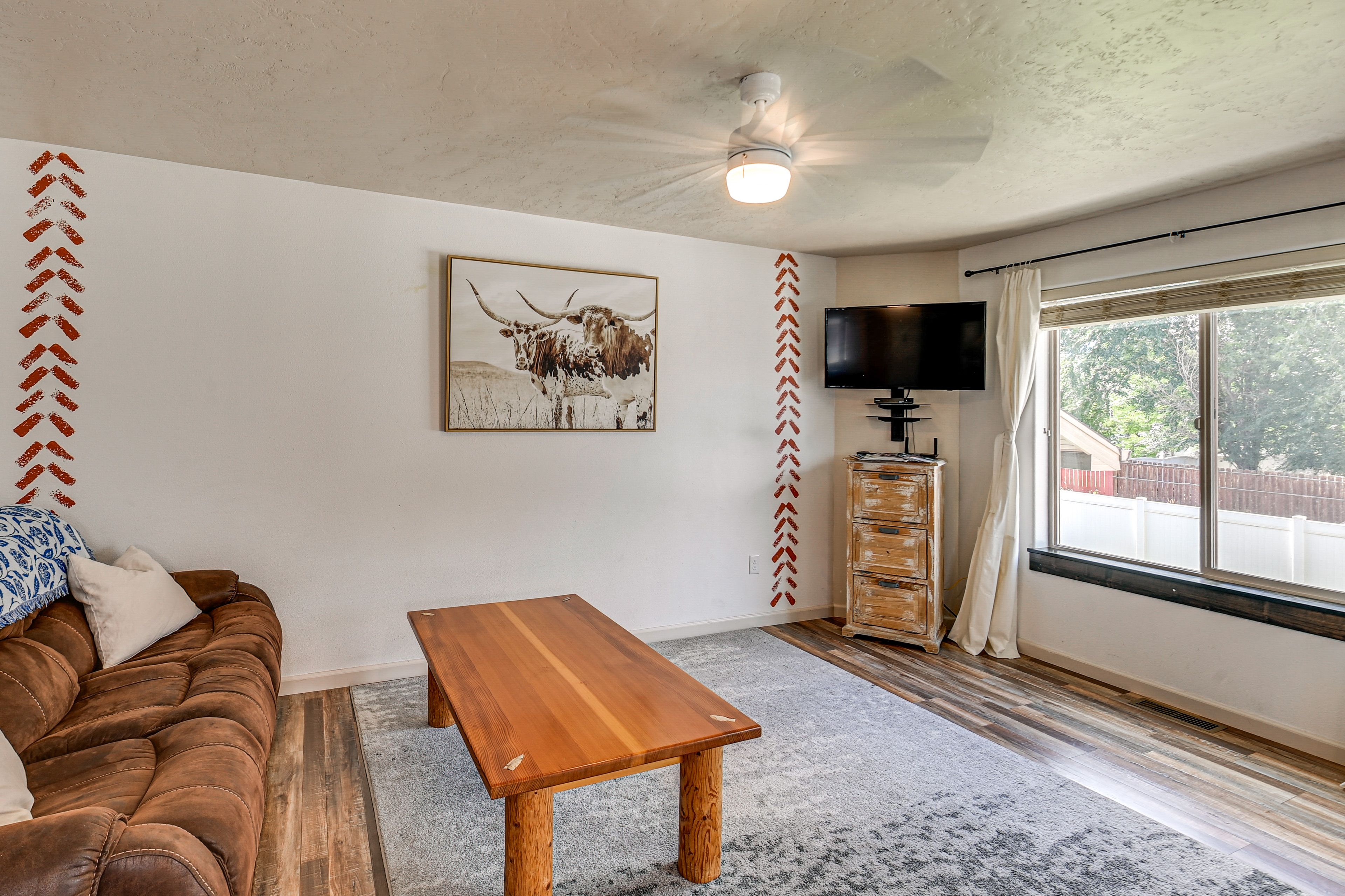 Living Room | 2nd Floor | Smart TV