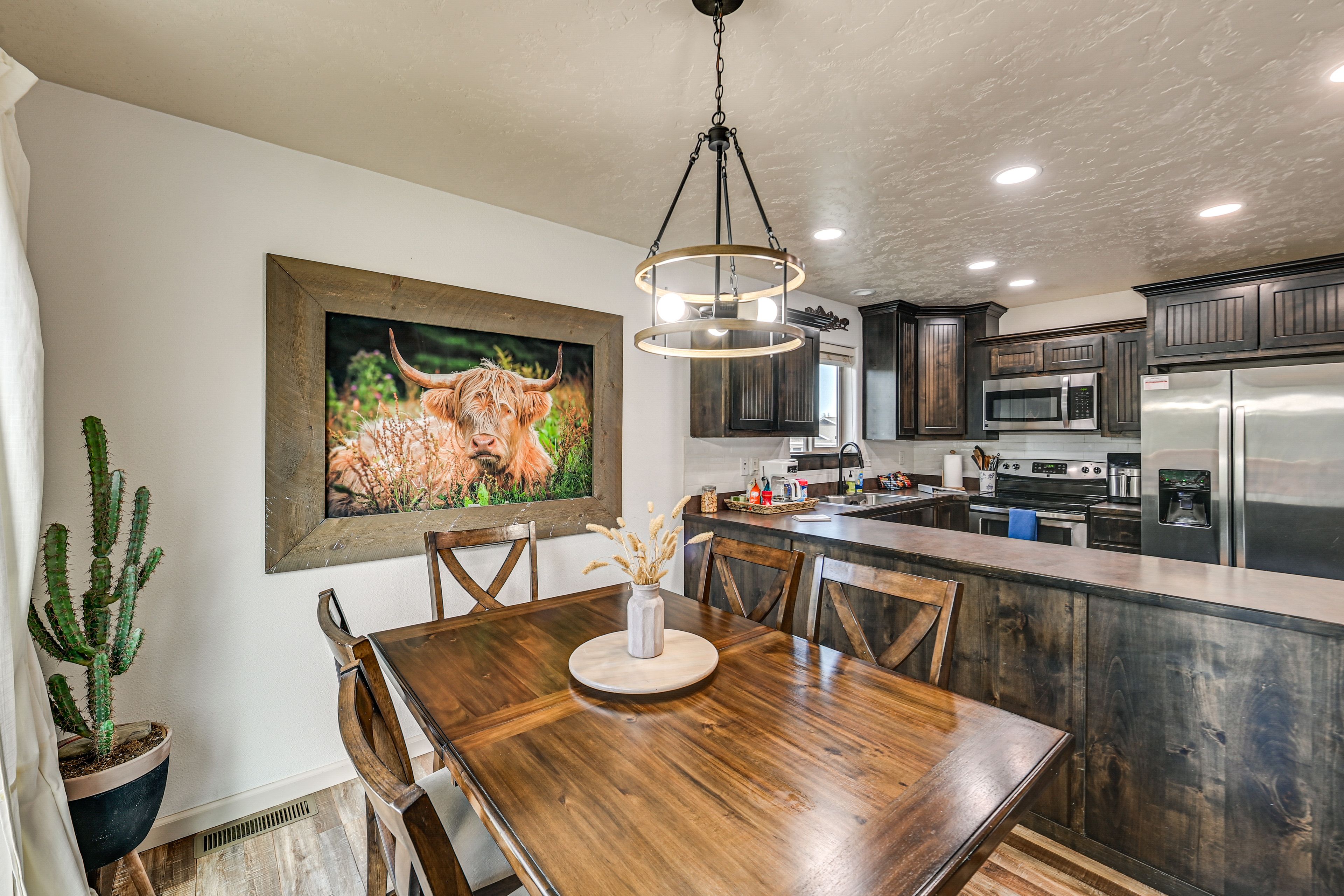 Dining Area | 2nd Floor | Dishes & Flatware Provided