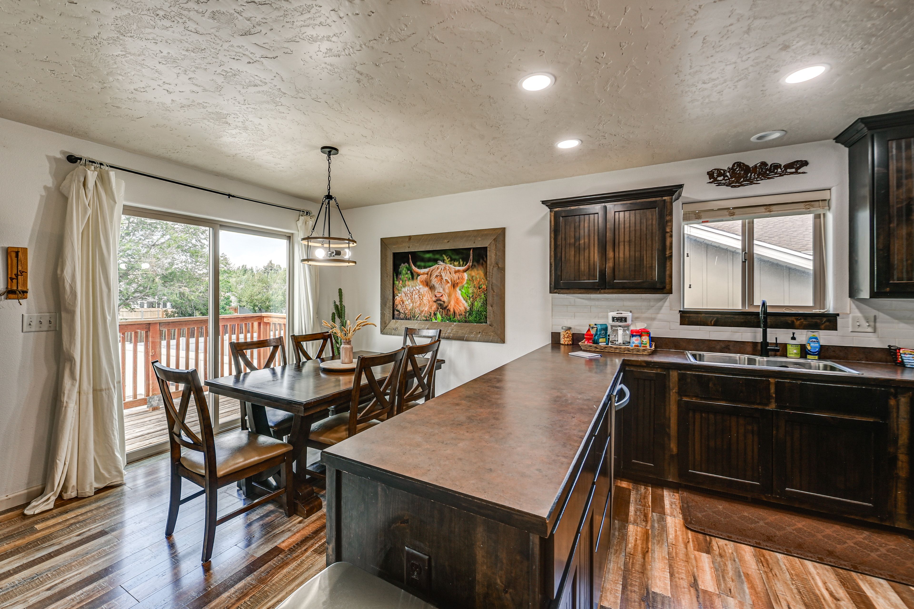 Kitchen & Dining Area | Open Floor Plan | Free WiFi
