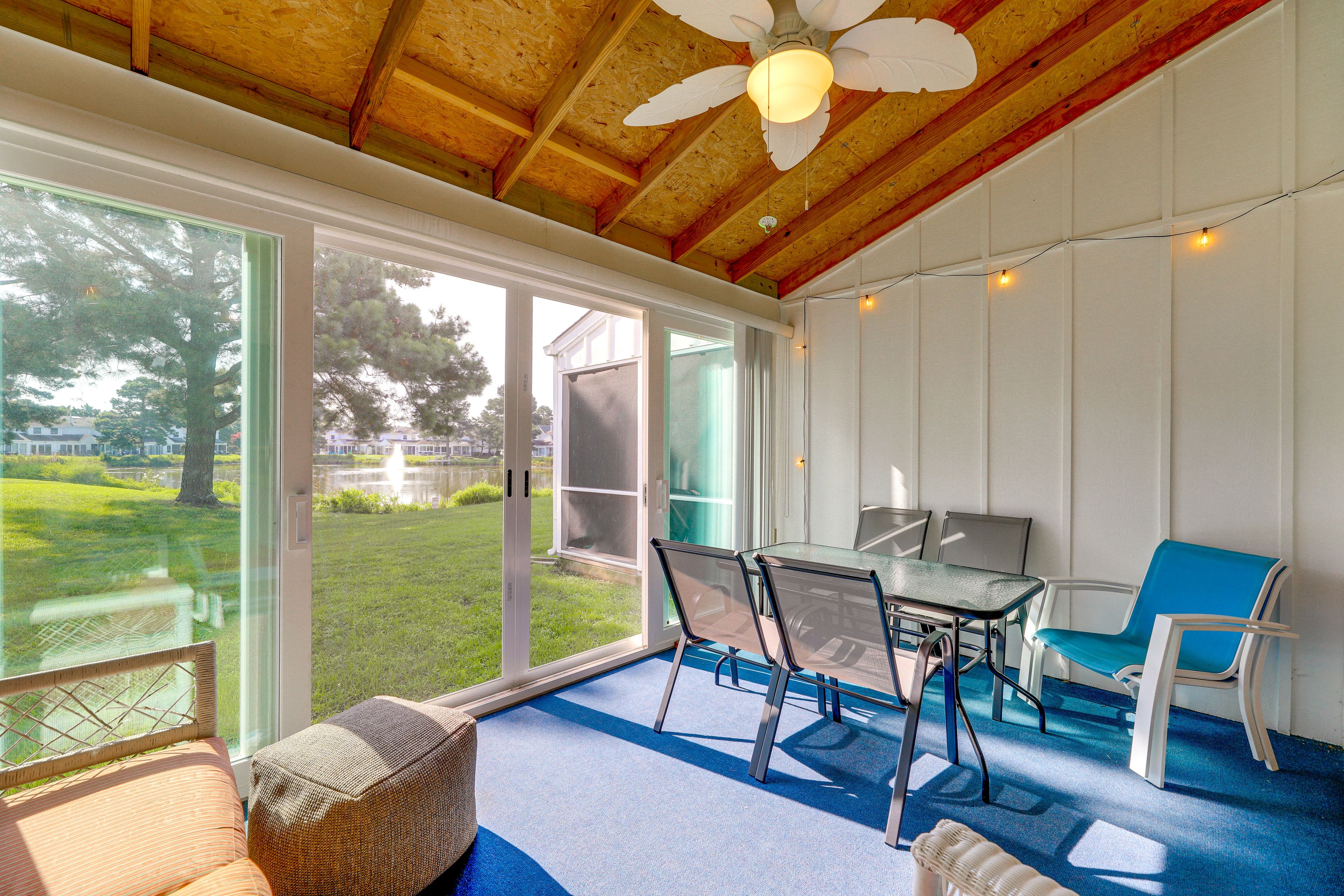 Screened Porch | Dining Set