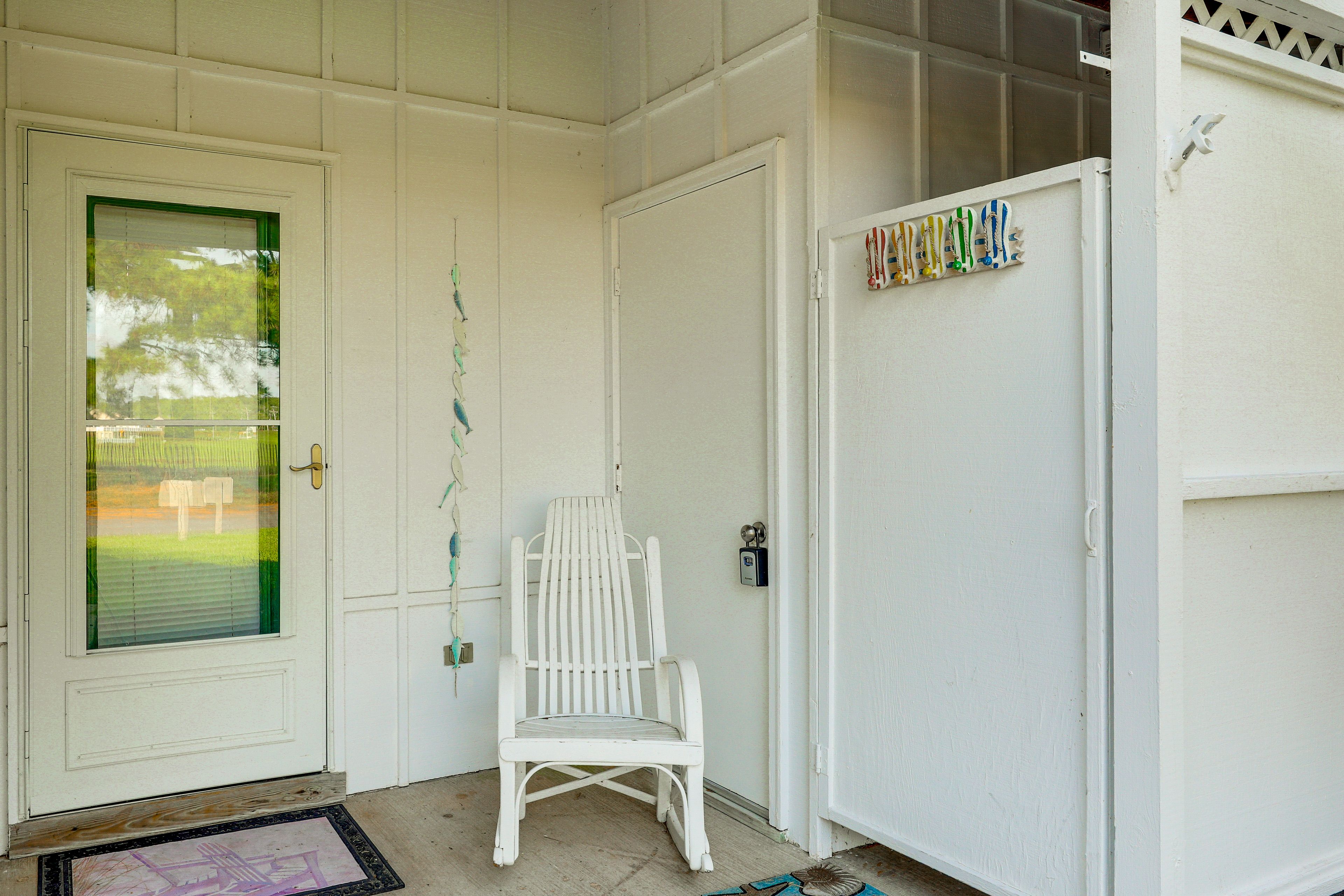 Townhome Entrance | Outdoor Shower
