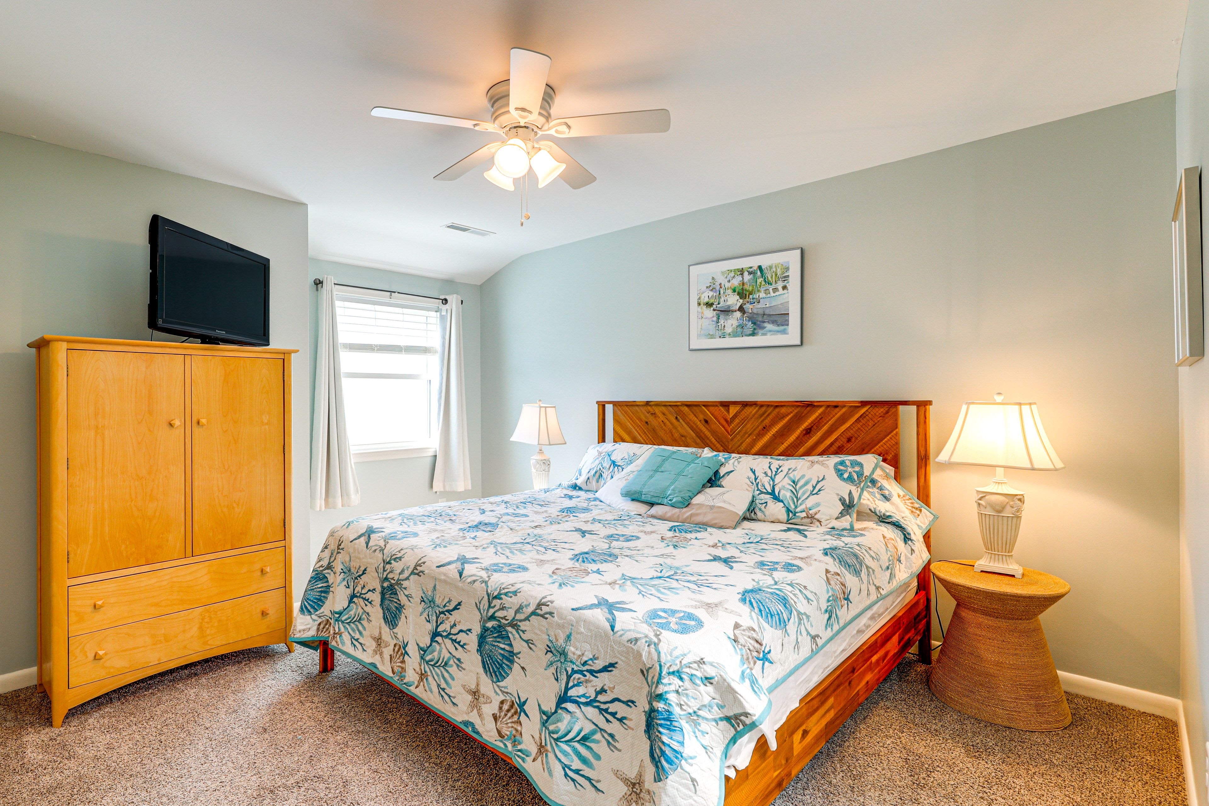 Bedroom 1 | 2nd Floor | King Bed | Smart TV | Linens Provided