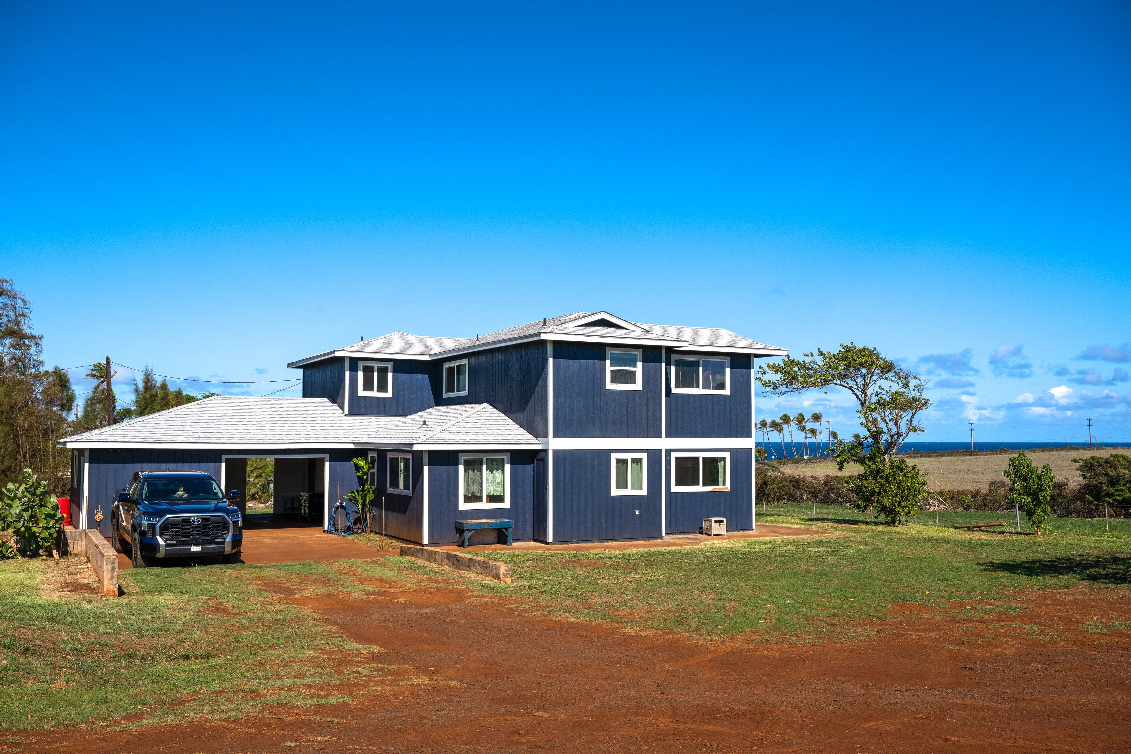 Exterior | Driveway (1 Vehicle) | Garage (1 Vehicle)