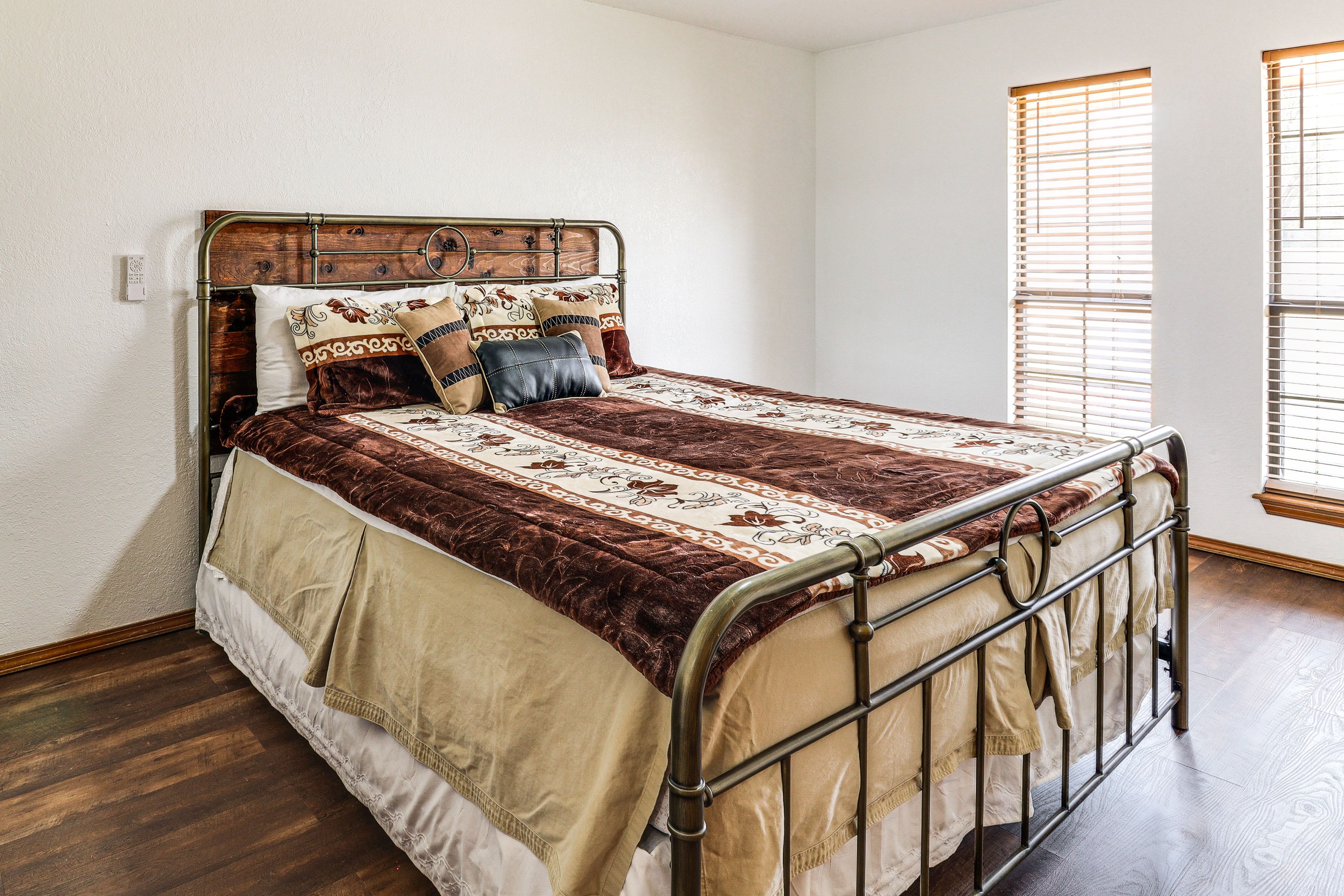 Bedroom 3 | King Bed