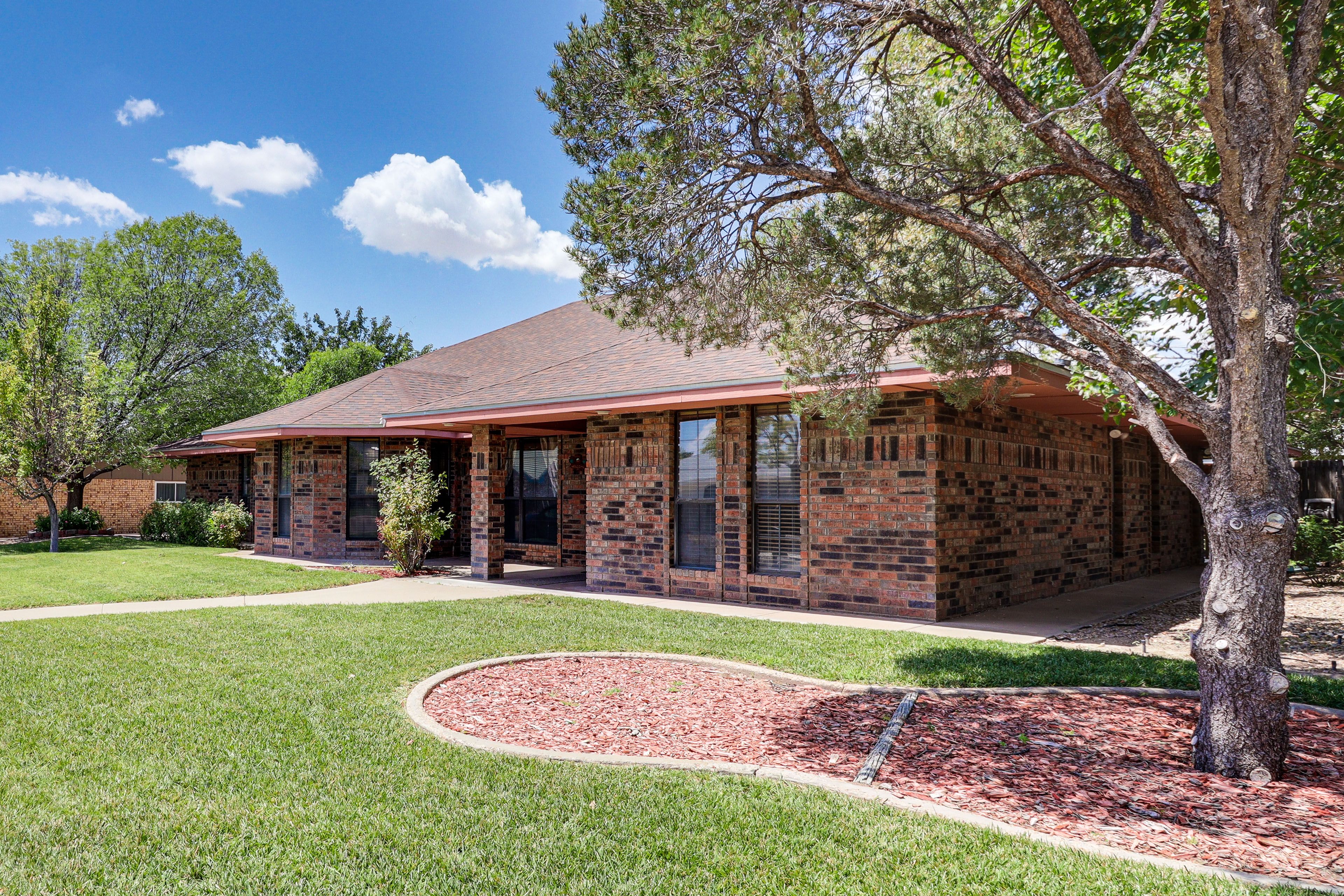 Exterior | Single-Story House | 4 Mi to Spring River Zoo