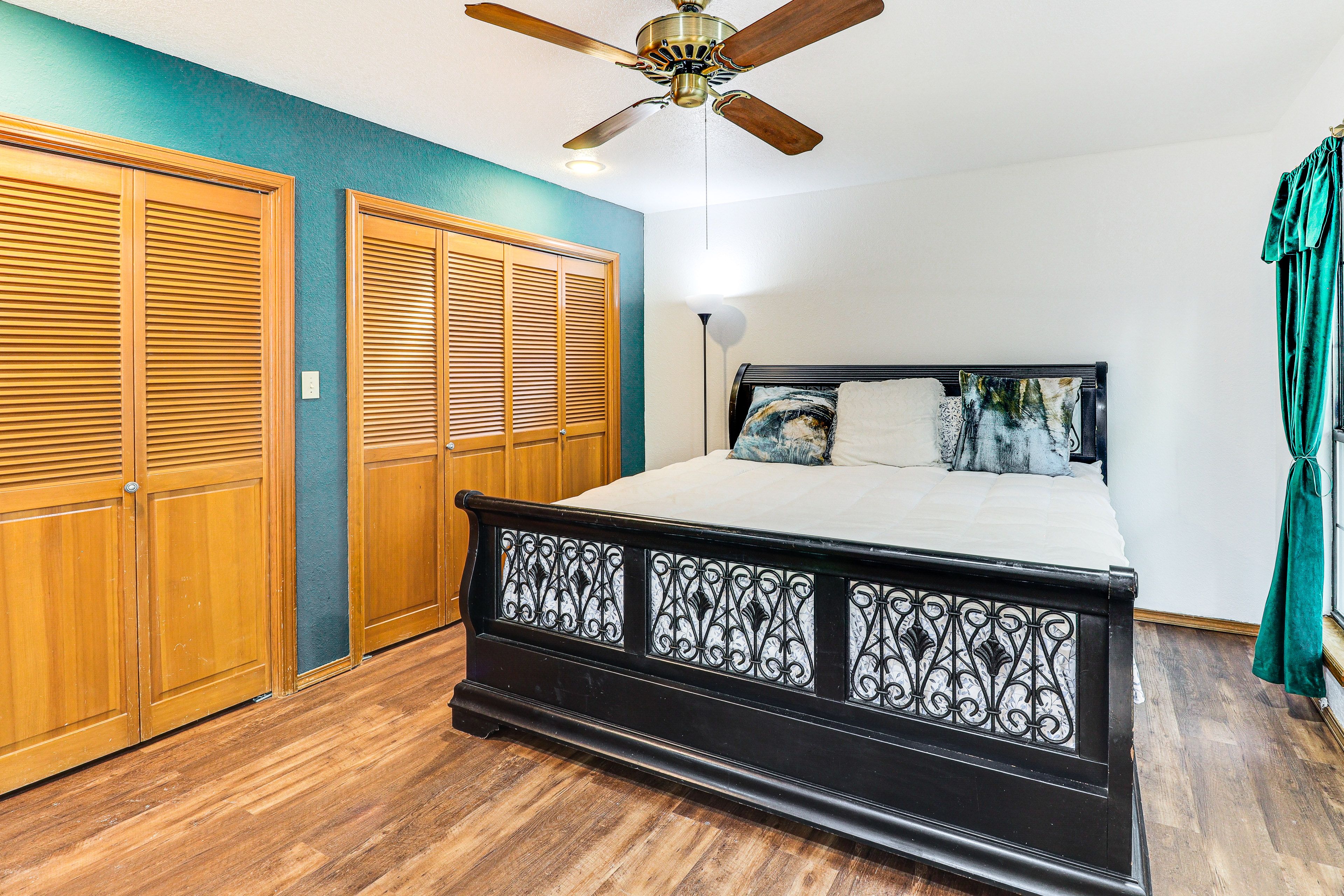 Bedroom 2 | King Bed