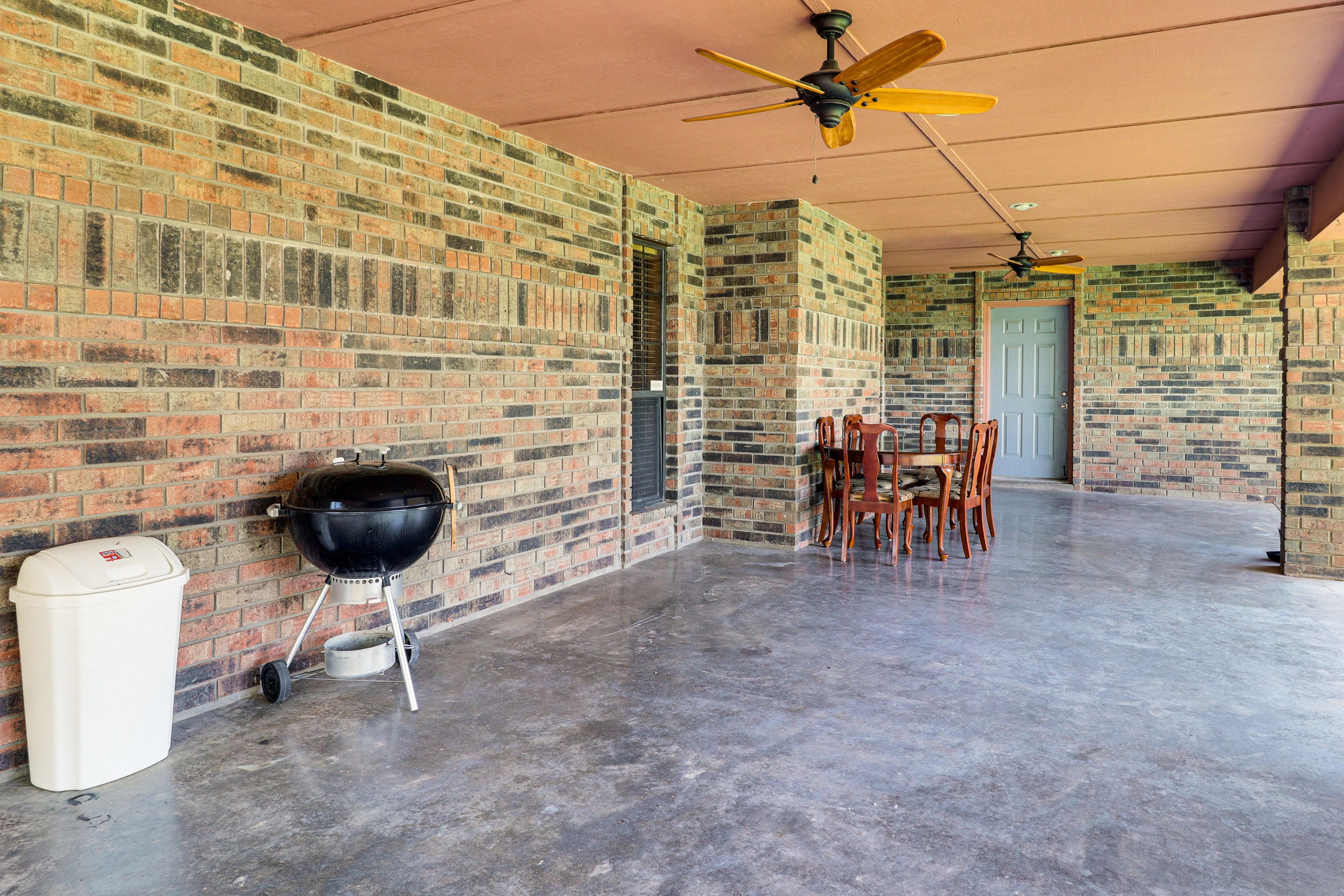 Covered Patio | Outdoor Dining | Gas Grill