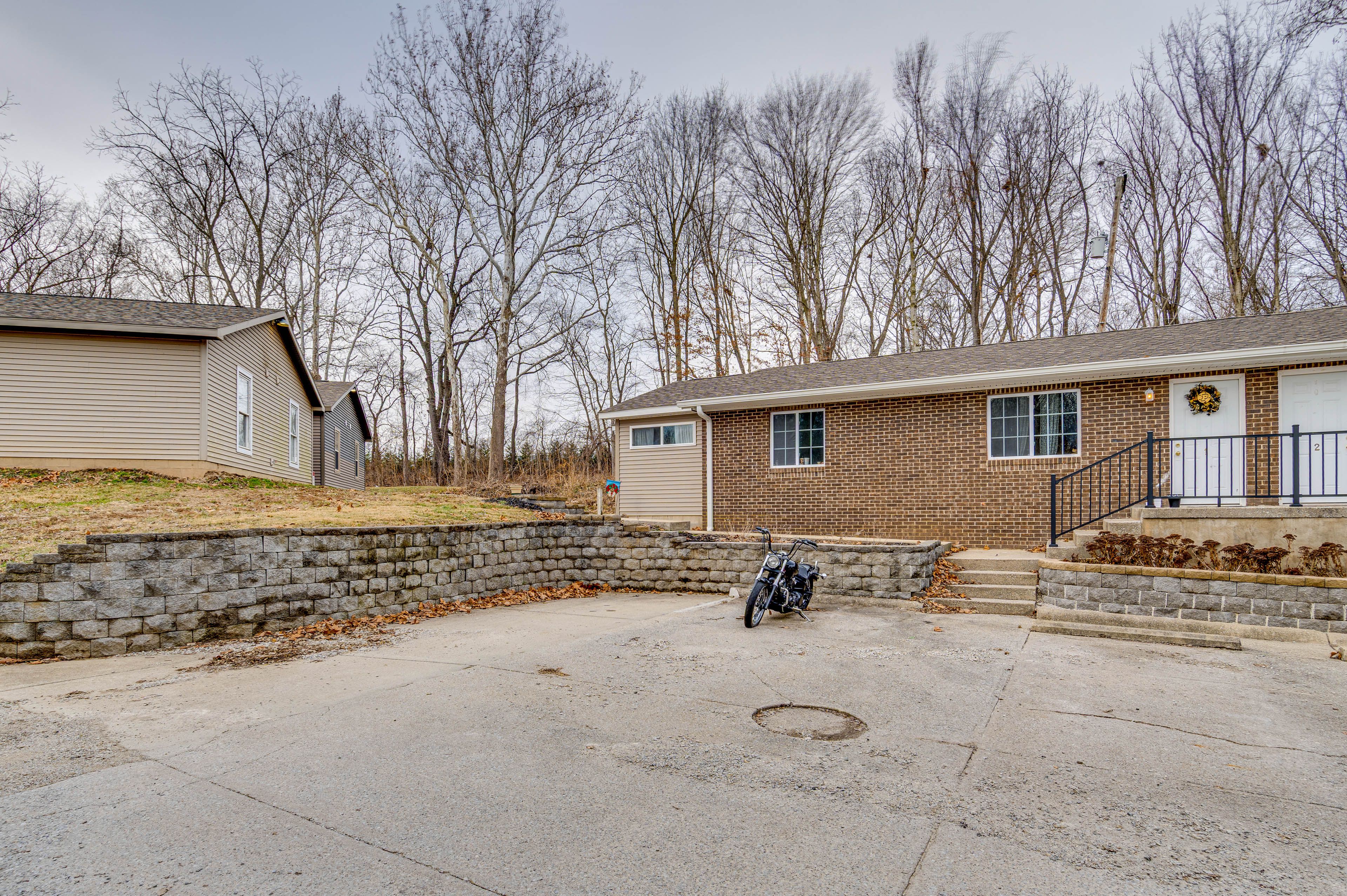 Parking | Shared Parking Lot (Unassigned; 2 Vehicles)