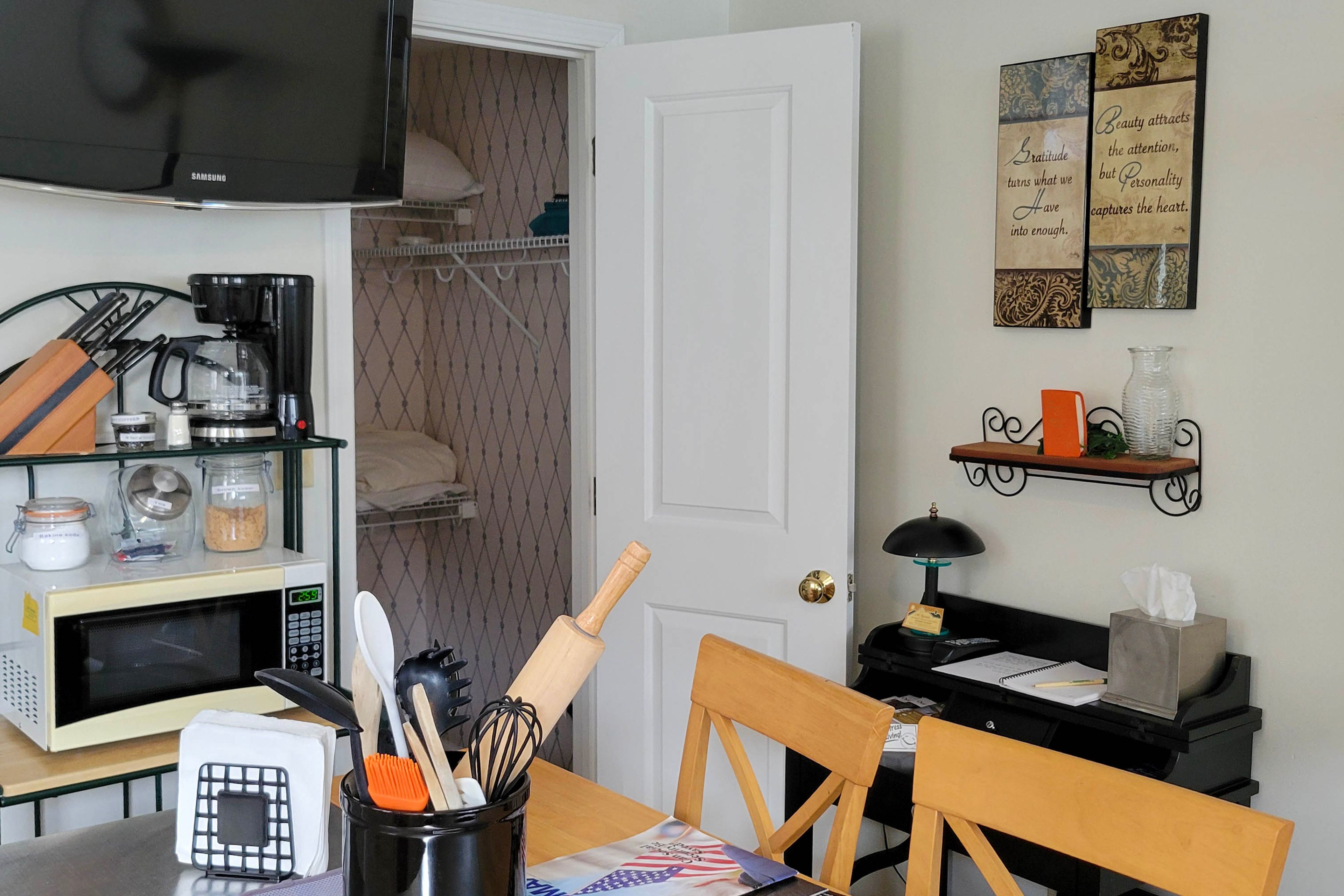 Studio | Living Space | Flat-Screen TV