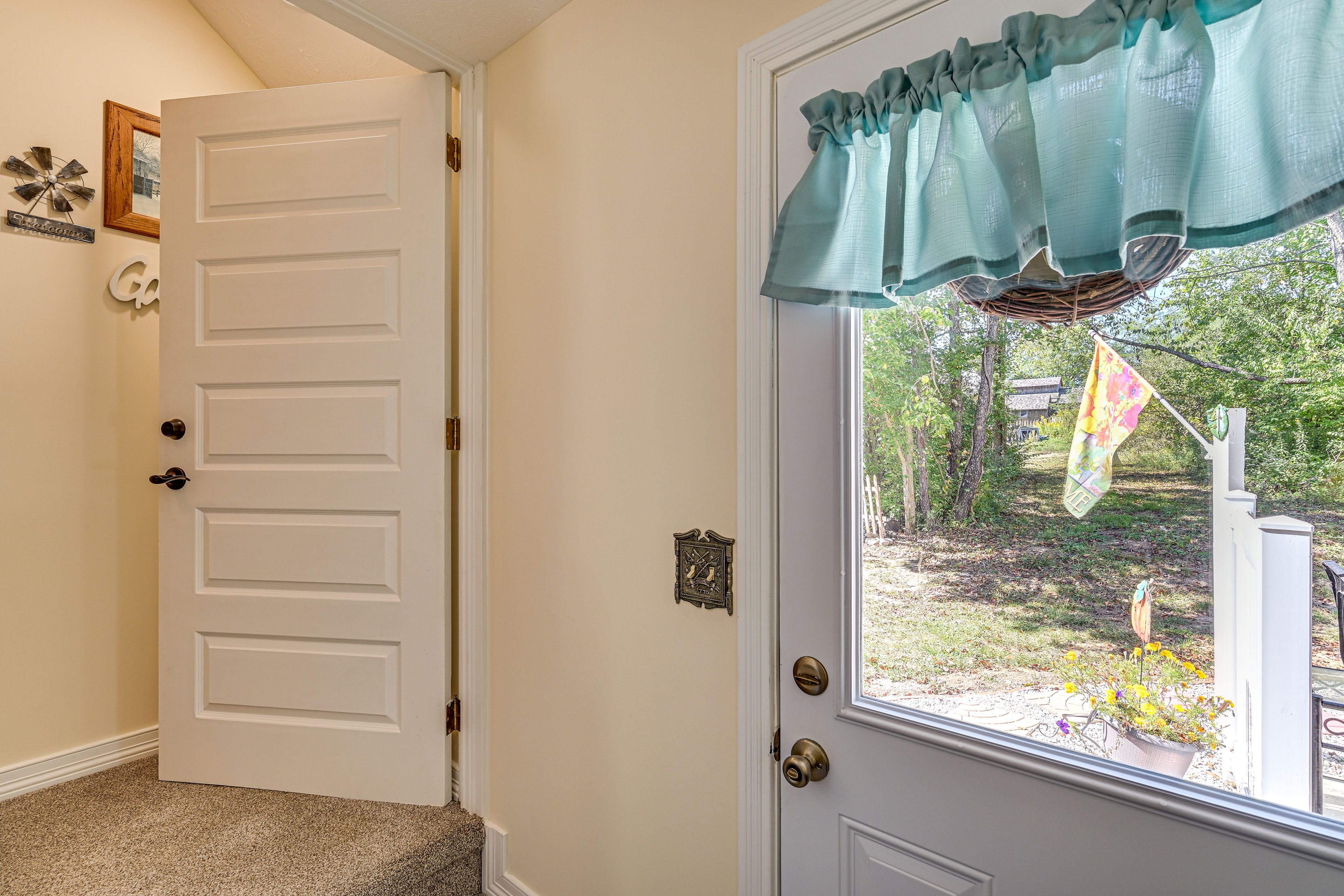 Building Entrance | 1st Floor